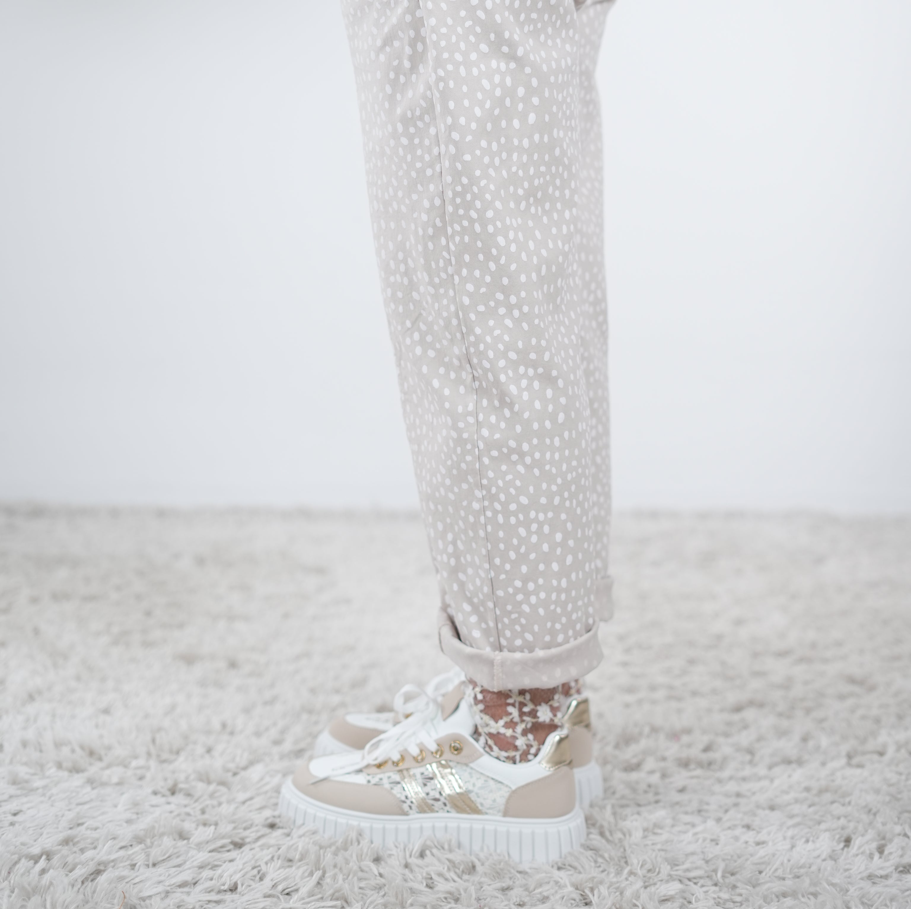 straight Leg Pants mit Punkten verziert