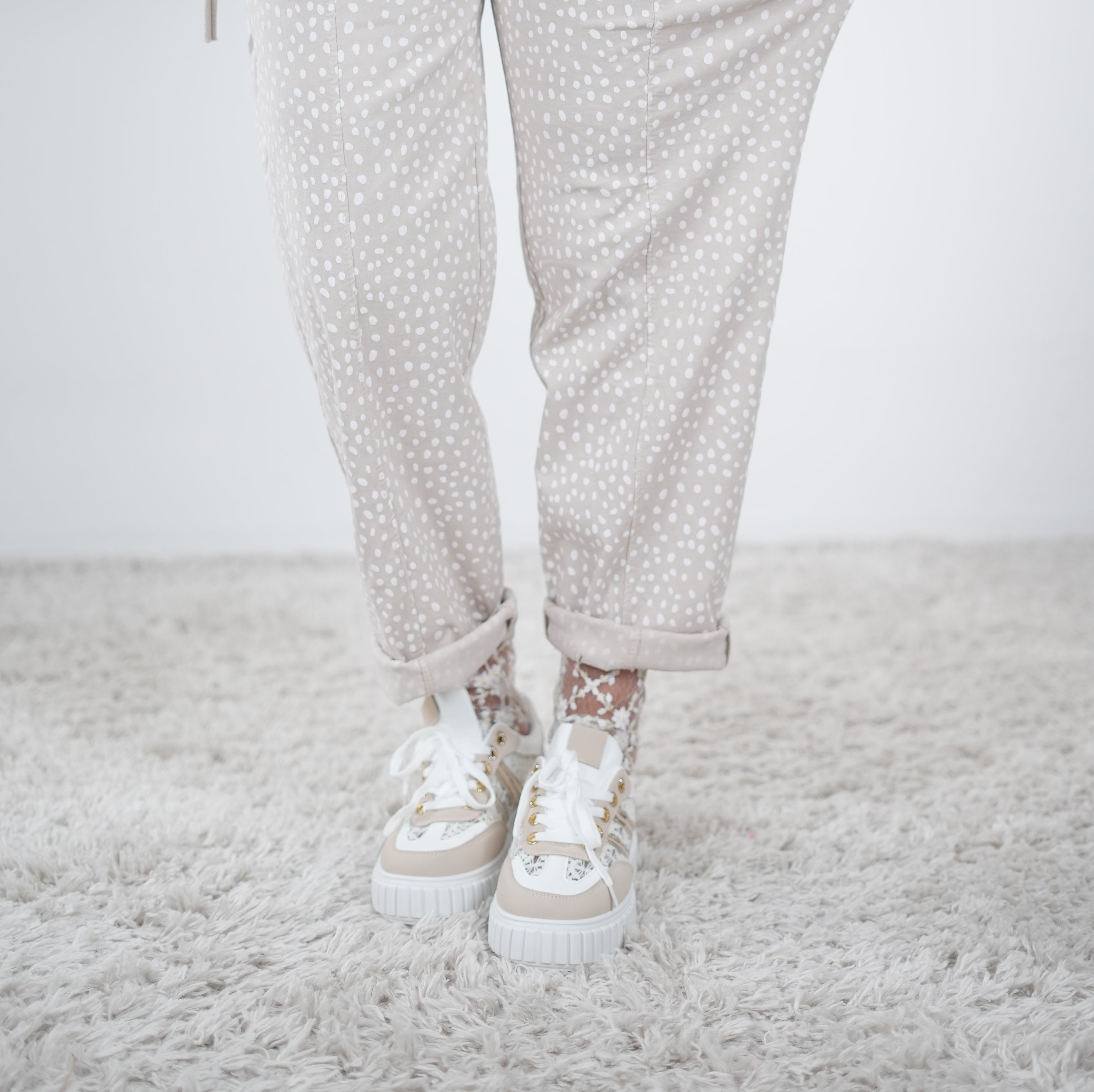 straight Leg Pants mit Punkten verziert