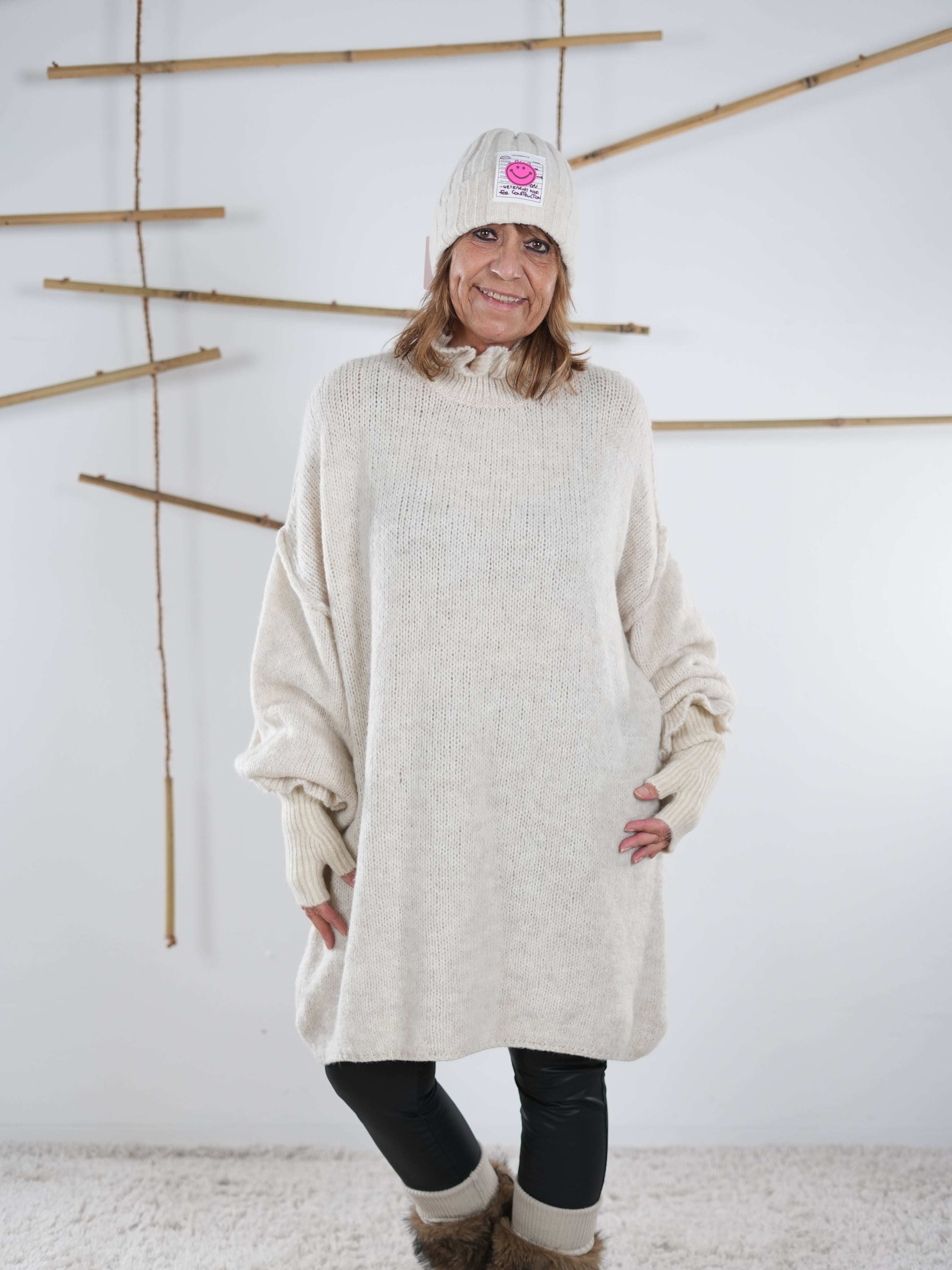 Strickkleid mit Rüsche