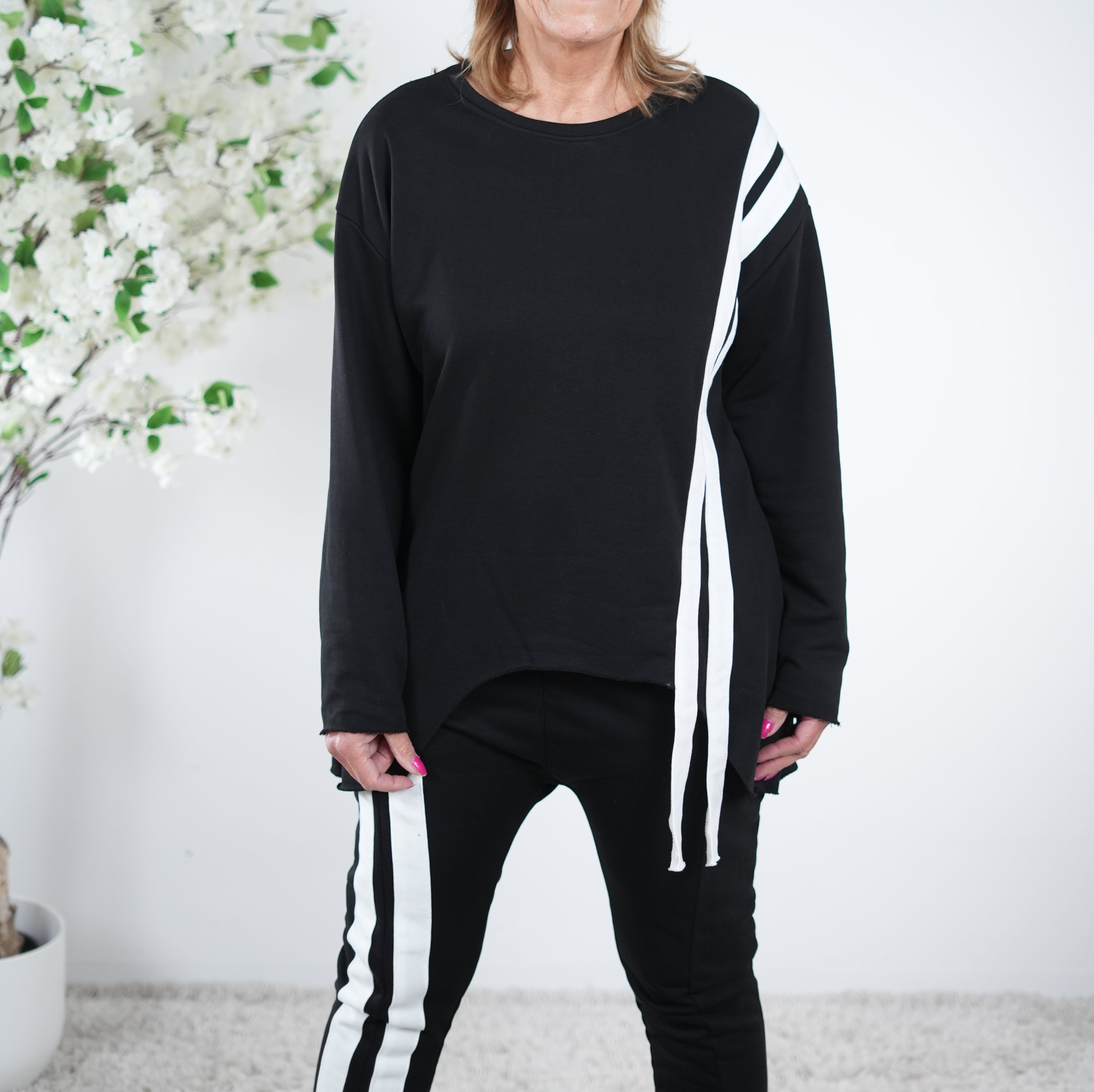 Sweaty mit breiten Streifen im Vokuhila Schnitt One Size (ca Gr. 38-42) Schwarz