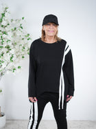 Sweaty mit breiten Streifen im Vokuhila Schnitt