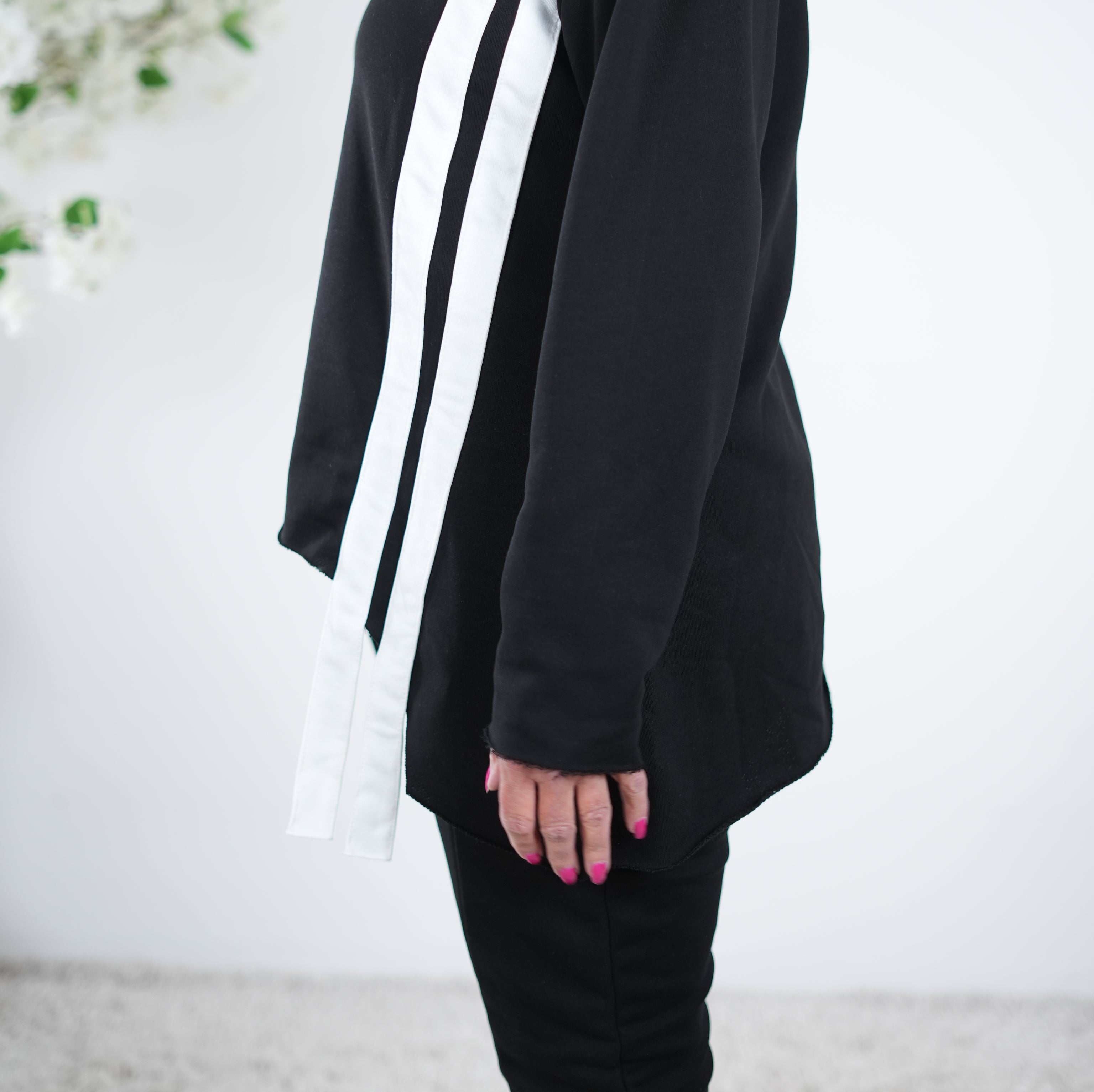 Sweaty mit breiten Streifen im Vokuhila Schnitt