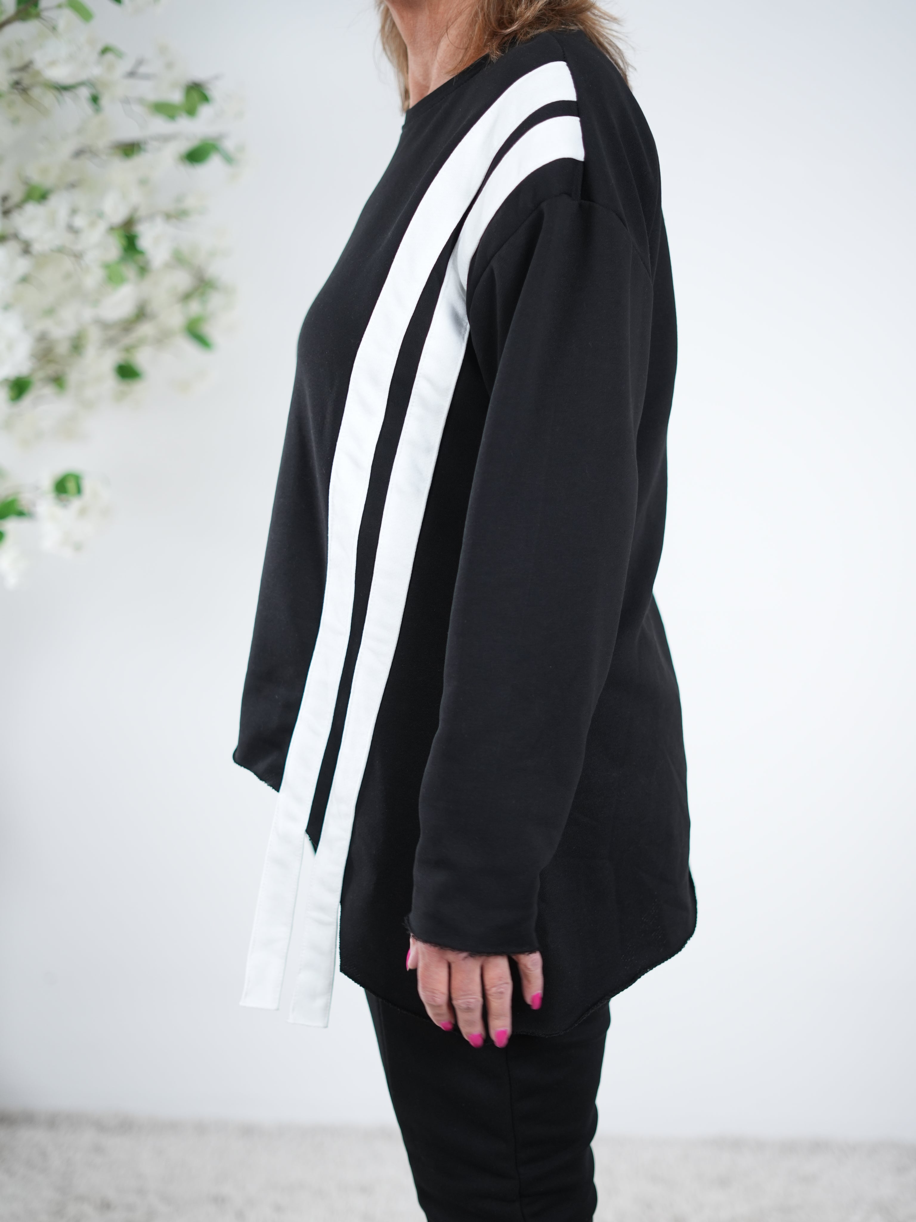 Sweaty mit breiten Streifen im Vokuhila Schnitt