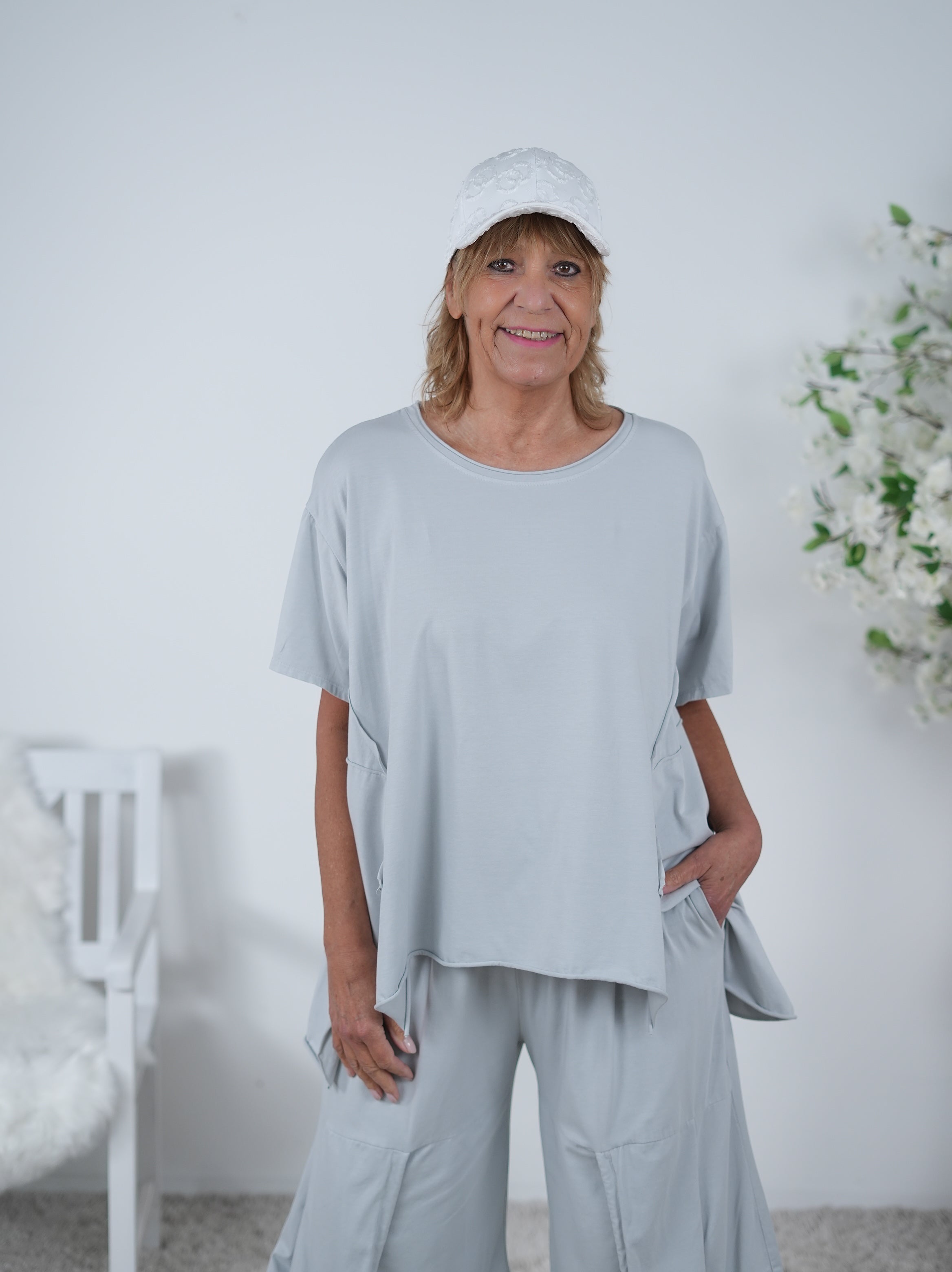 unifarbenes Shirt im Vokuhila Schnitt Einheitsgröße (ca Gr. 40 "oversize"-44 46) Grau