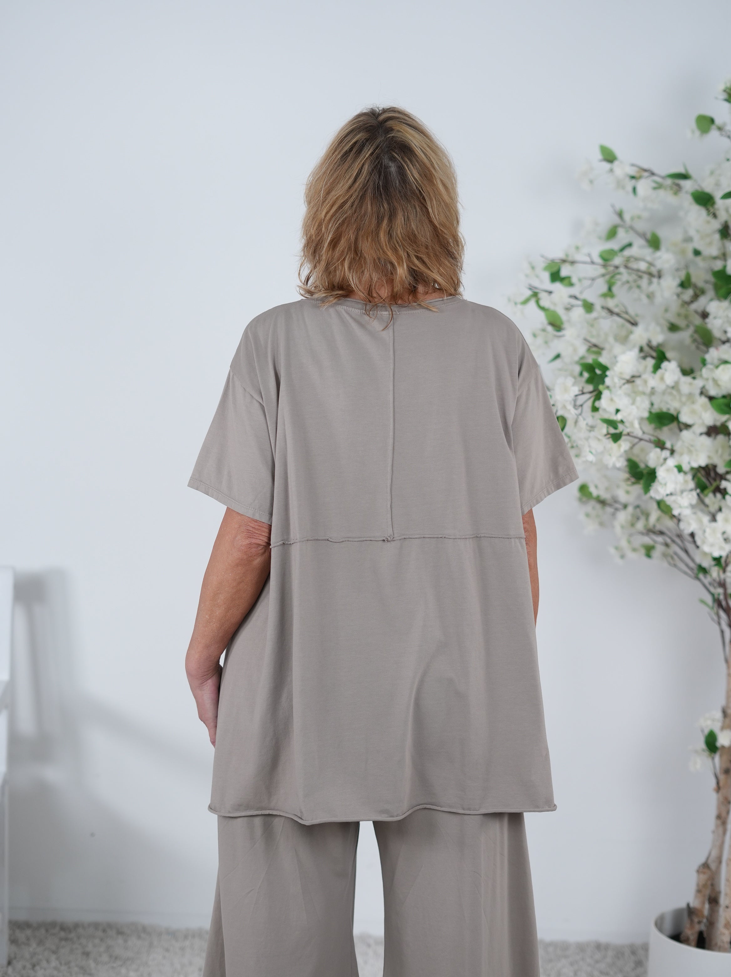 unifarbenes Shirt im Vokuhila Schnitt