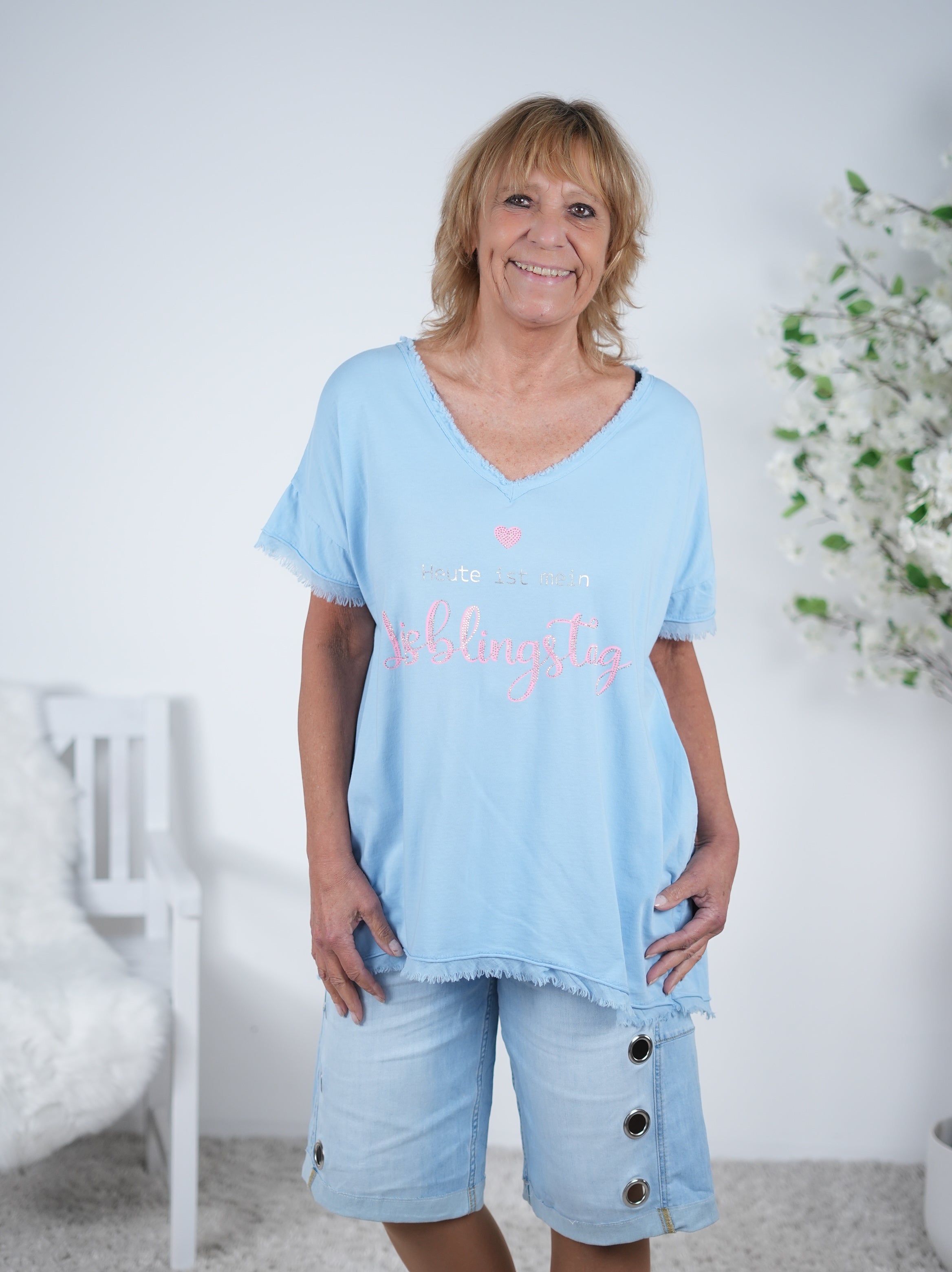 Vokuhila Shirt mit süßem Schriftzug und ausgefranstem Abschluss Einheitsgröße (ca Gr. 38 "oversize"-44) Blau