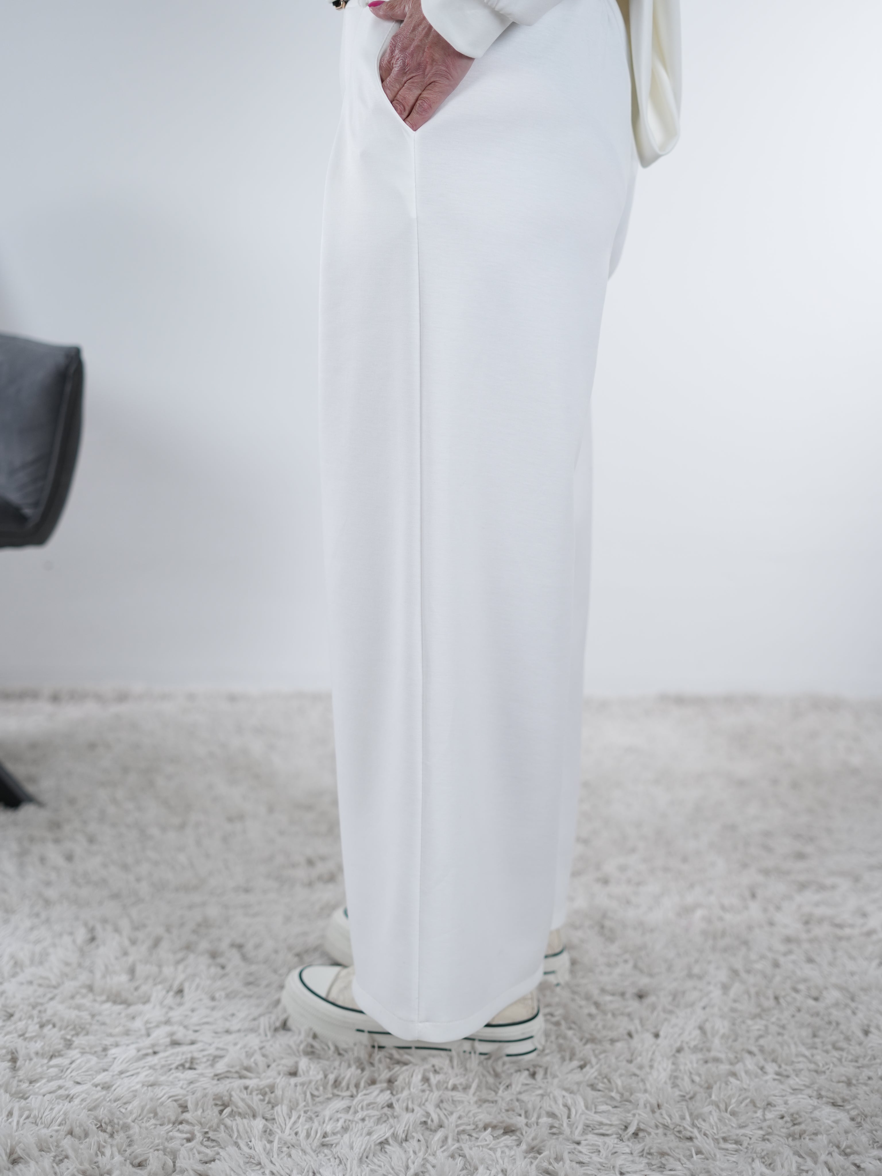 Weiche Marlene Hose mit Leo Gürtel