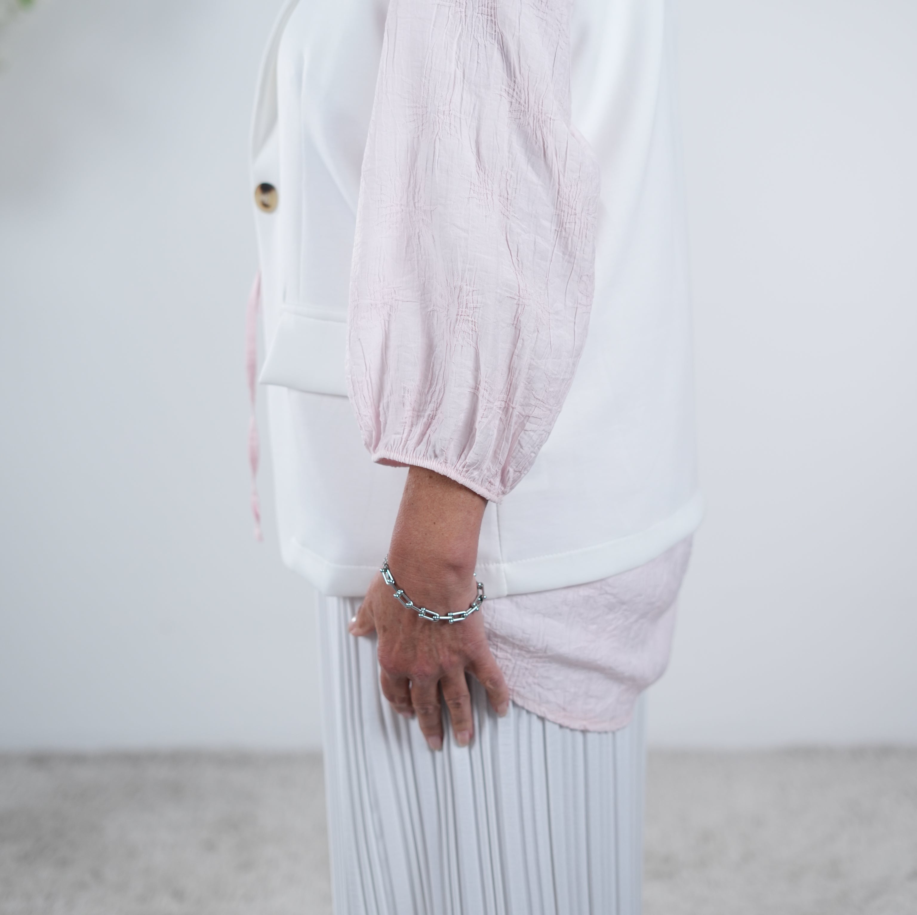 Weiche Weste mit Taschenklappen