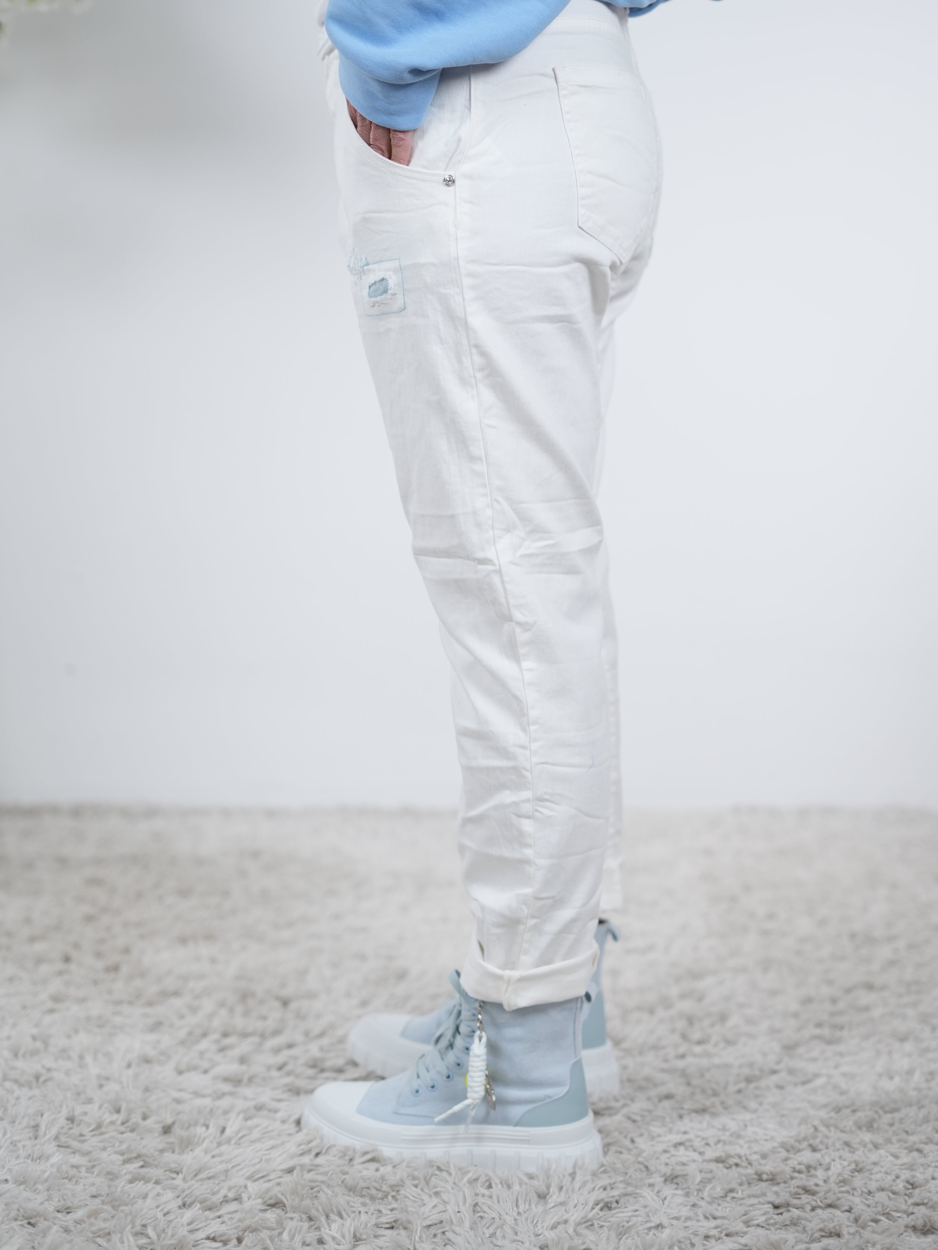 weiße Jeans Baggy im destroyed Look