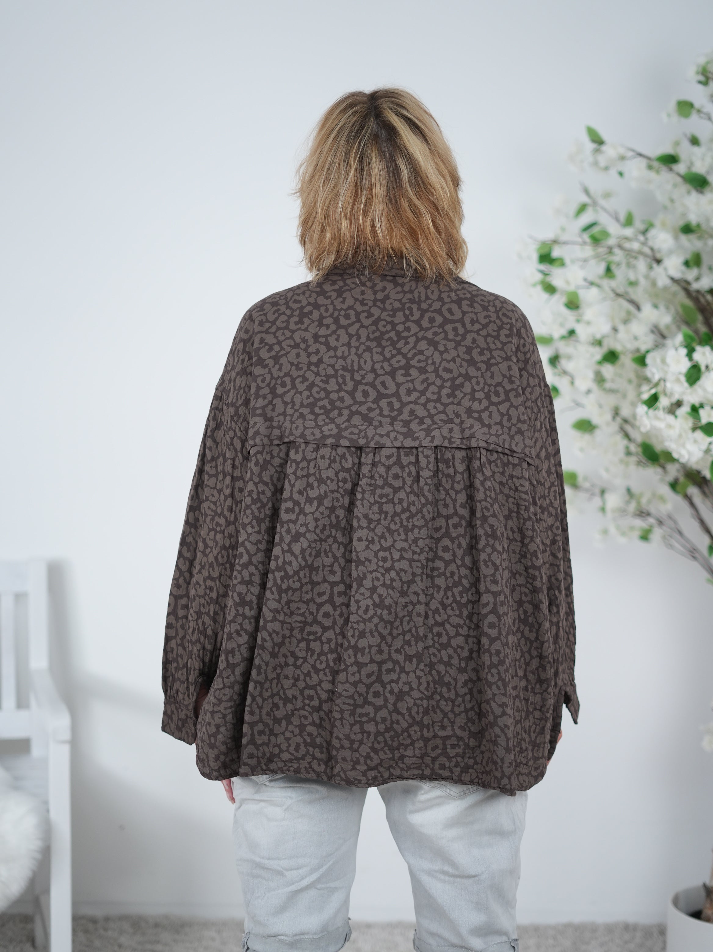 weite Musselin Bluse im Leo Look