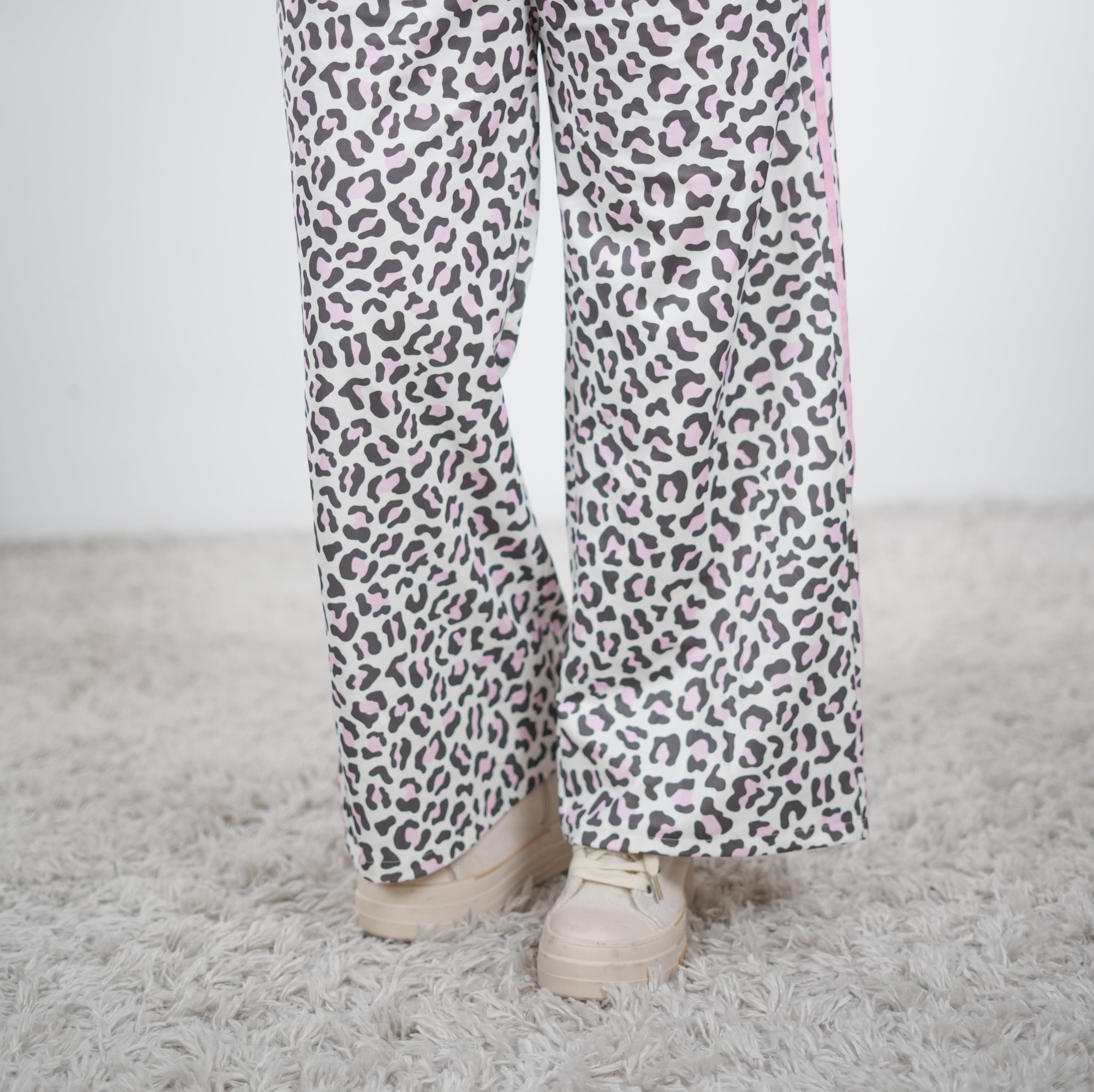 Wide Leg Pants im Leo Look One Size (ca Gr. 38-44) Rosa