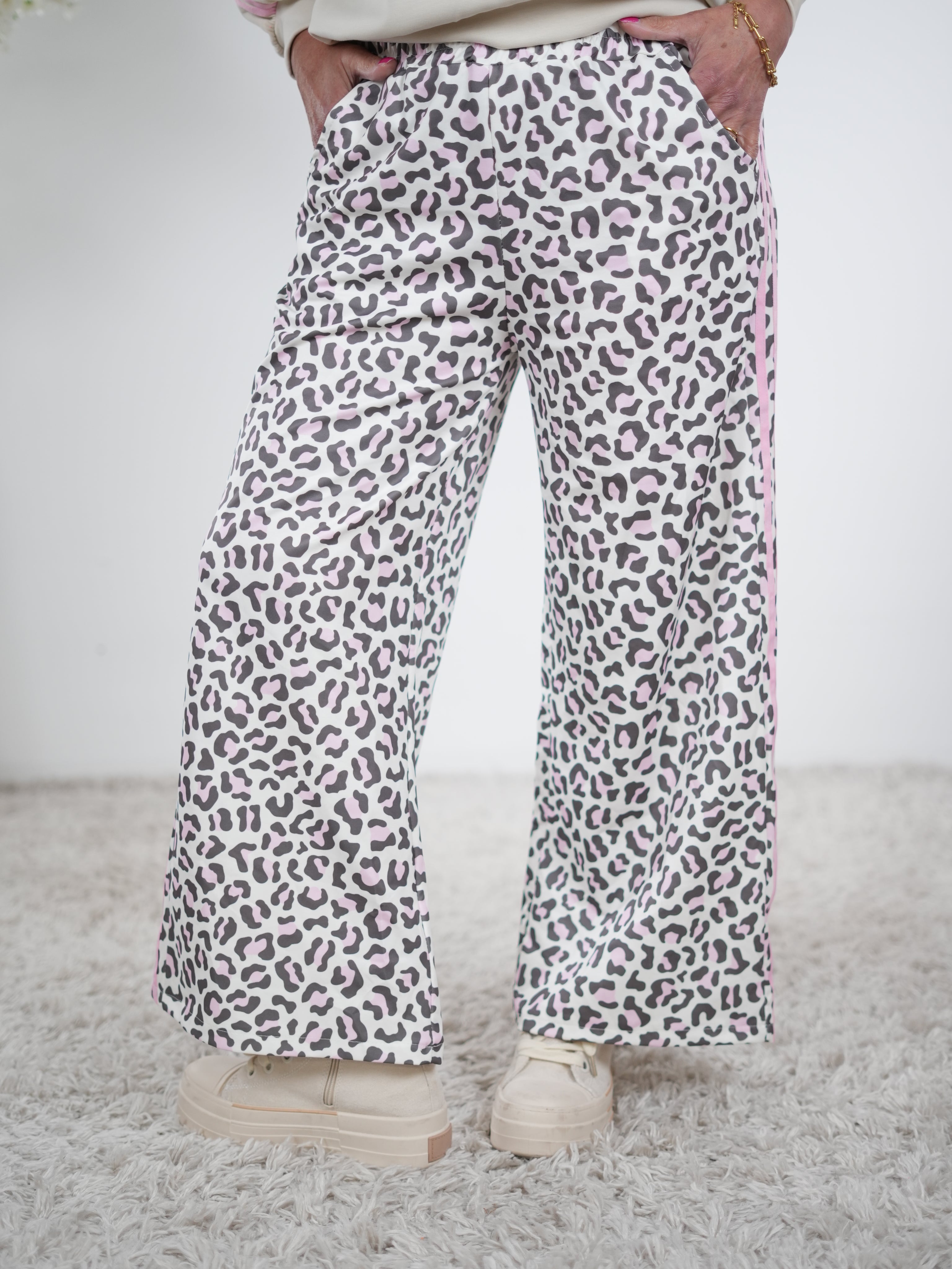 Wide Leg Pants im Leo Look