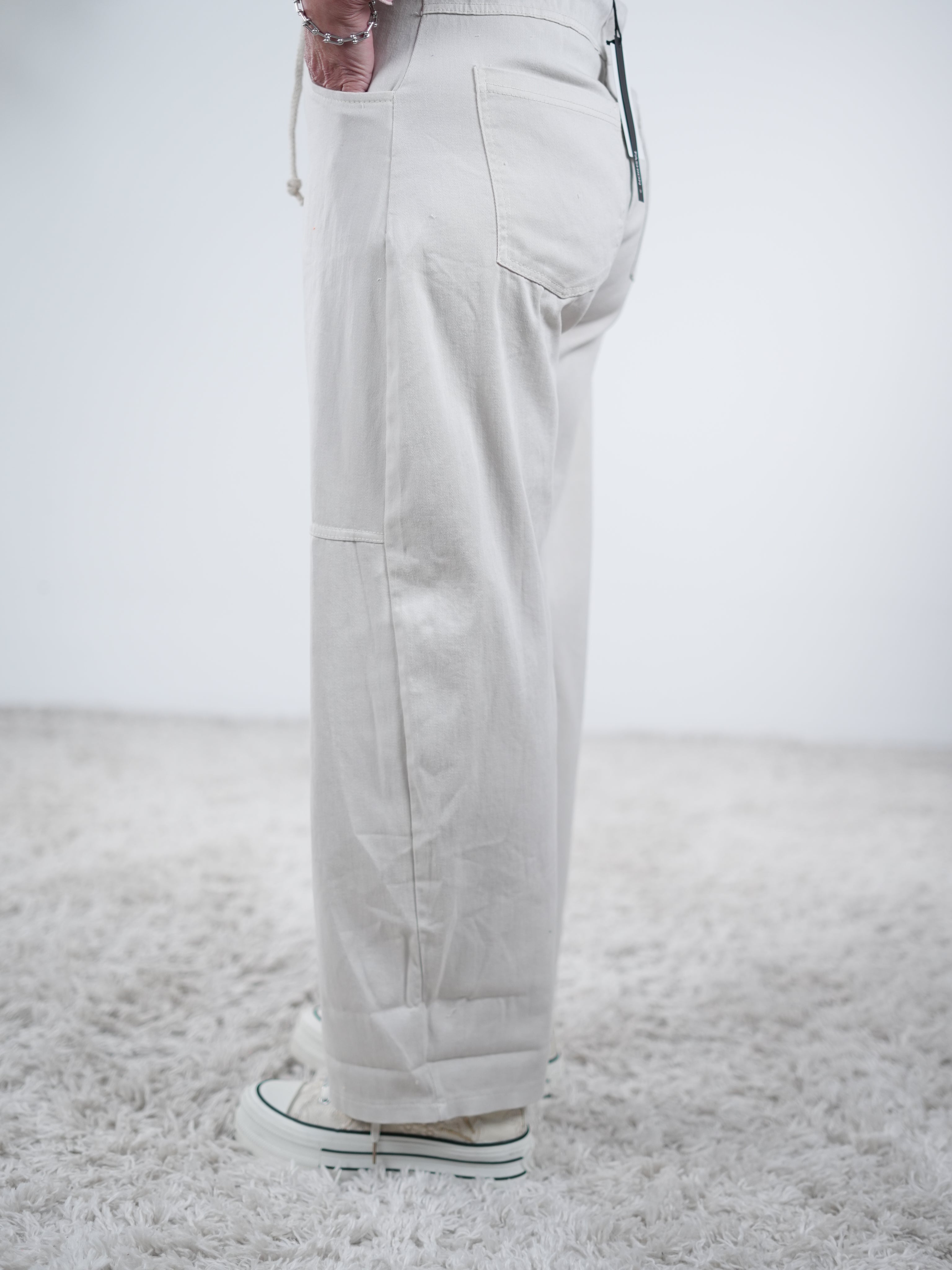 Wide Leg Pants mit kleinem Patch