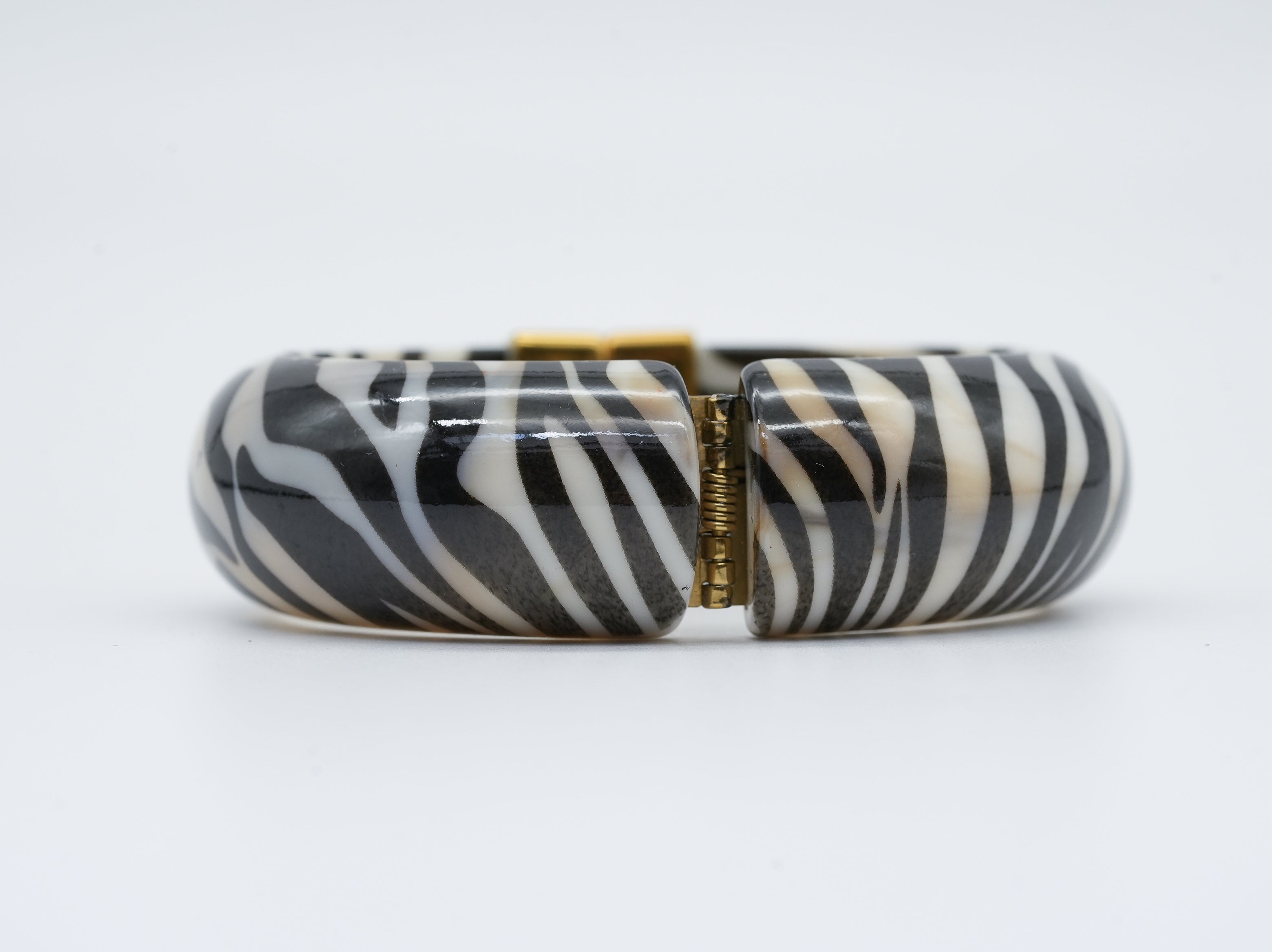 Armreif mit goldenem Akzent