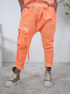 Bequeme Baggy mit aufgesetzter Tasche