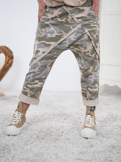 Camouflage Baggy mit Außennähten