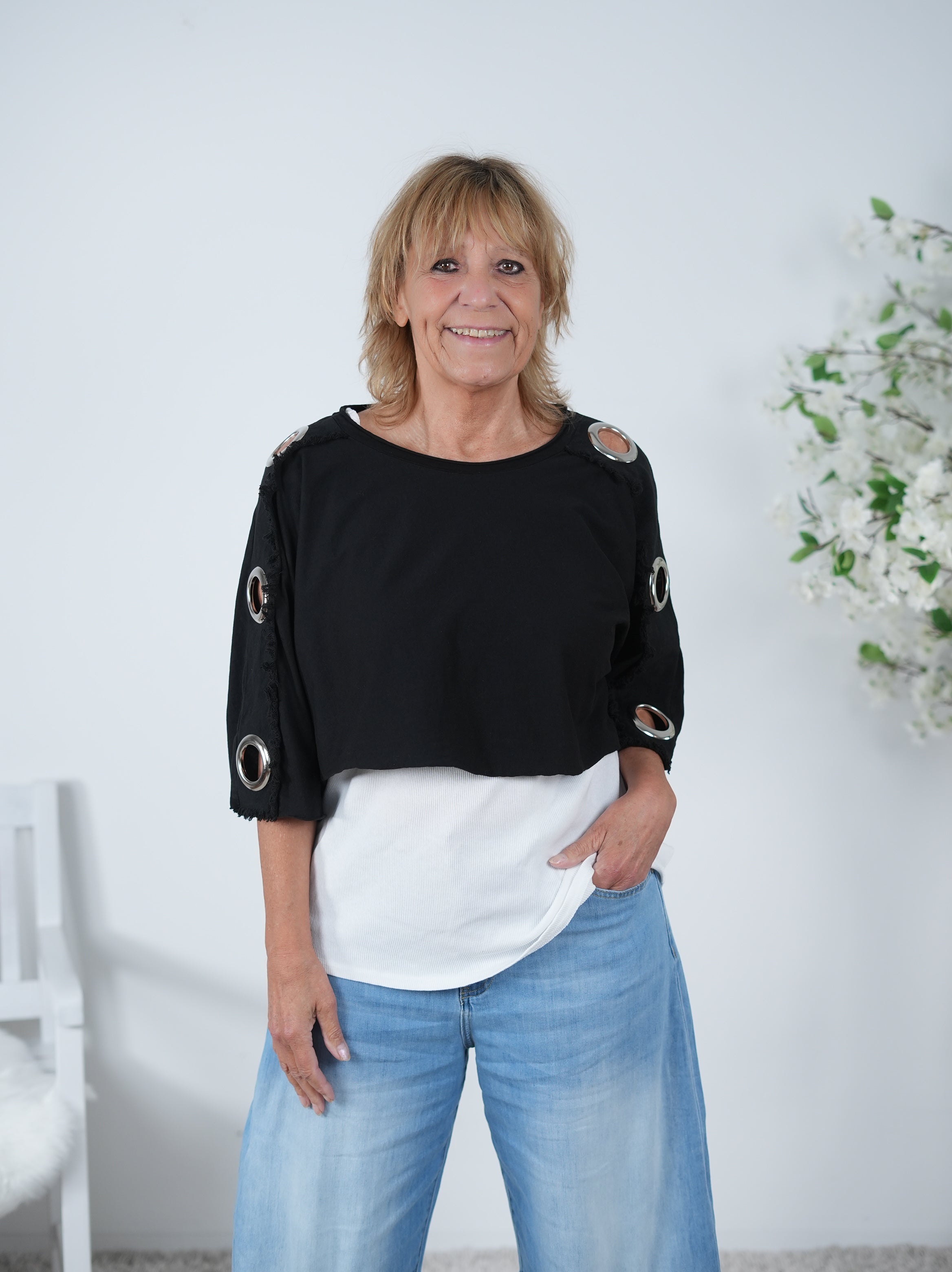 Cropped Shirt mit Ösen One Size (ca Gr. 38-42 44) Schwarz