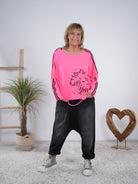 Lässiges Sweaty mit großem Rundhalsausschnitt und Print Neon Pink