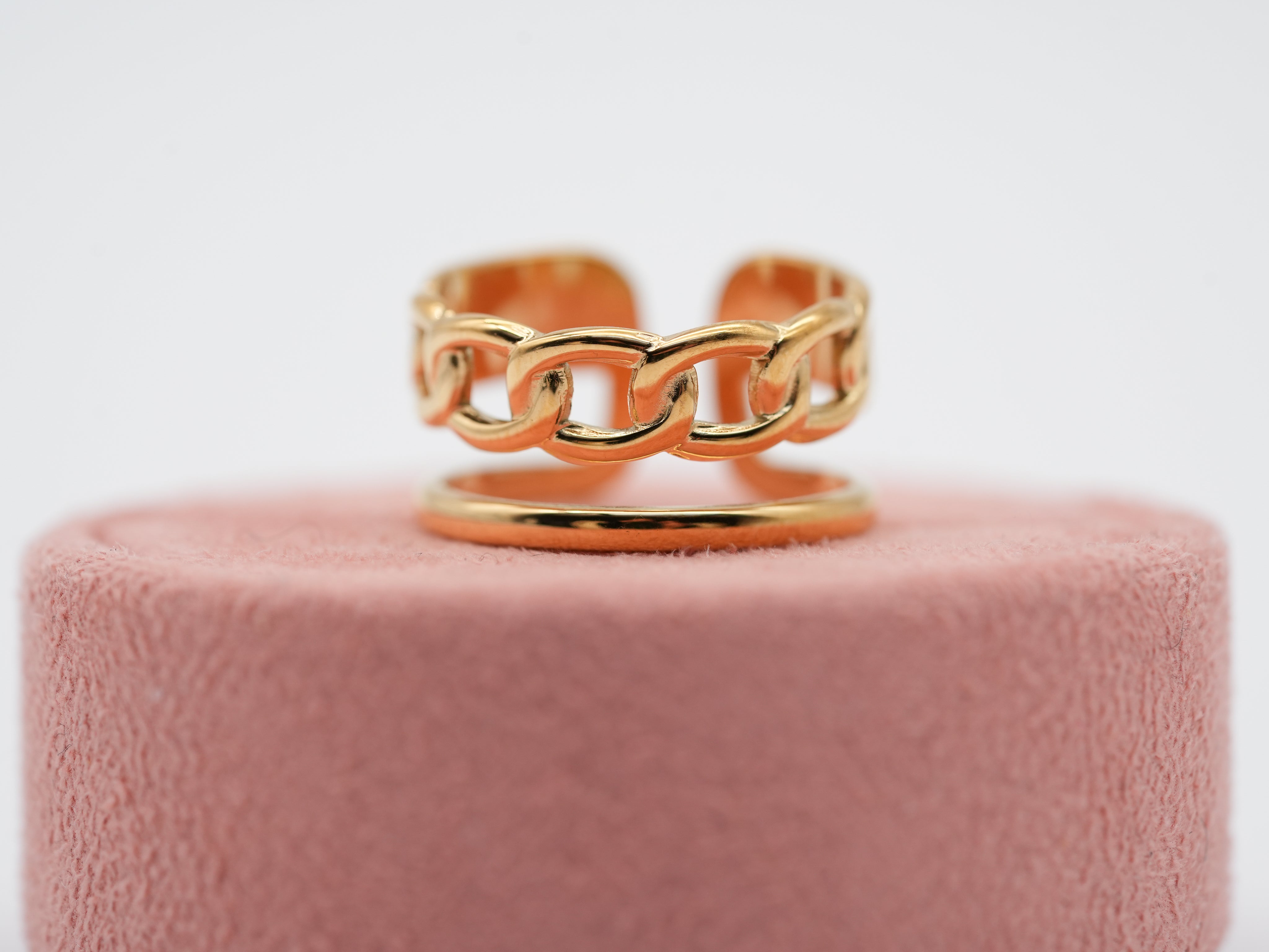 Vergoldeter Edelstahlring im Kettenmotiv