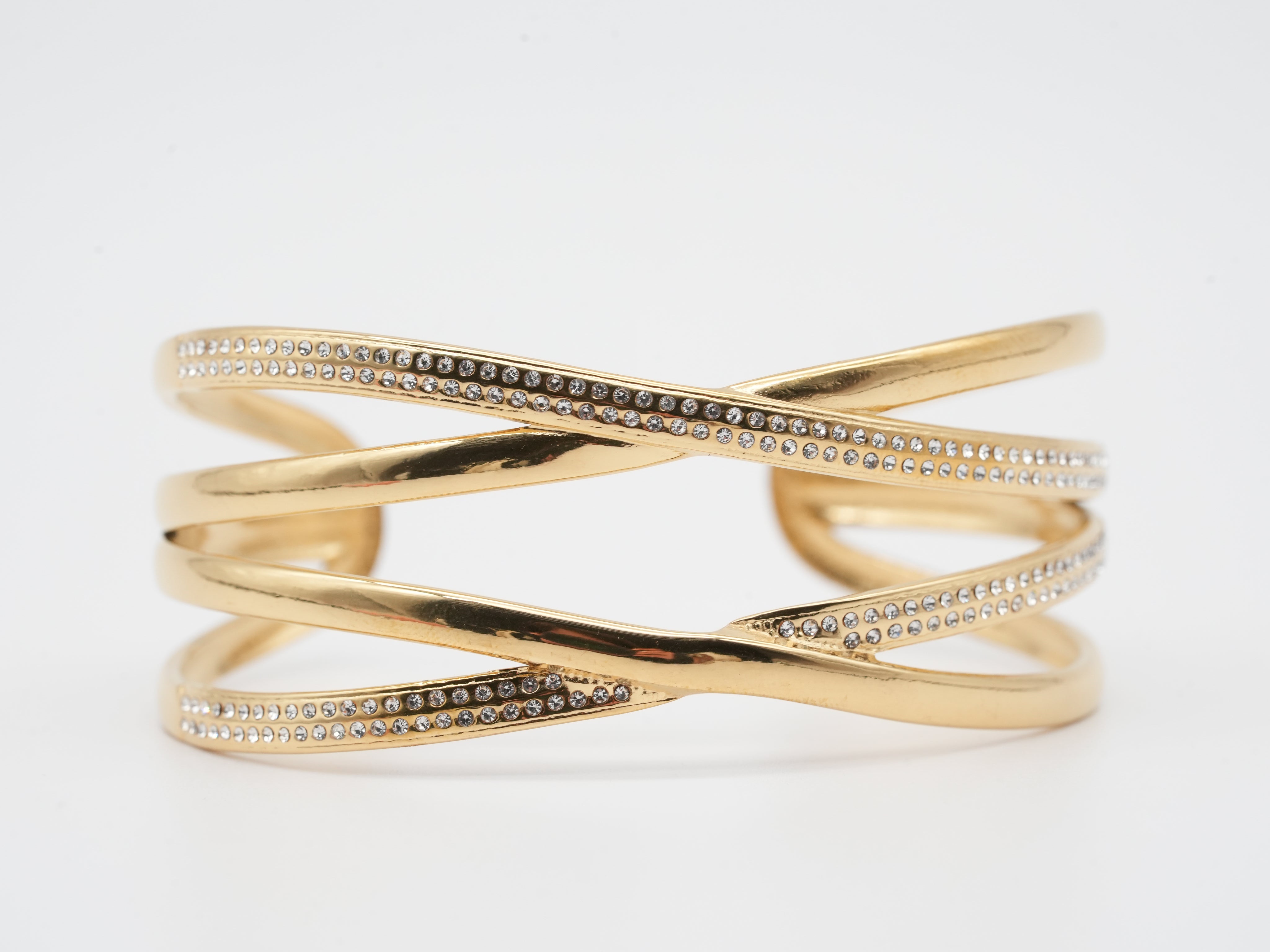 Edelstahlarmreif mit Strassdetails