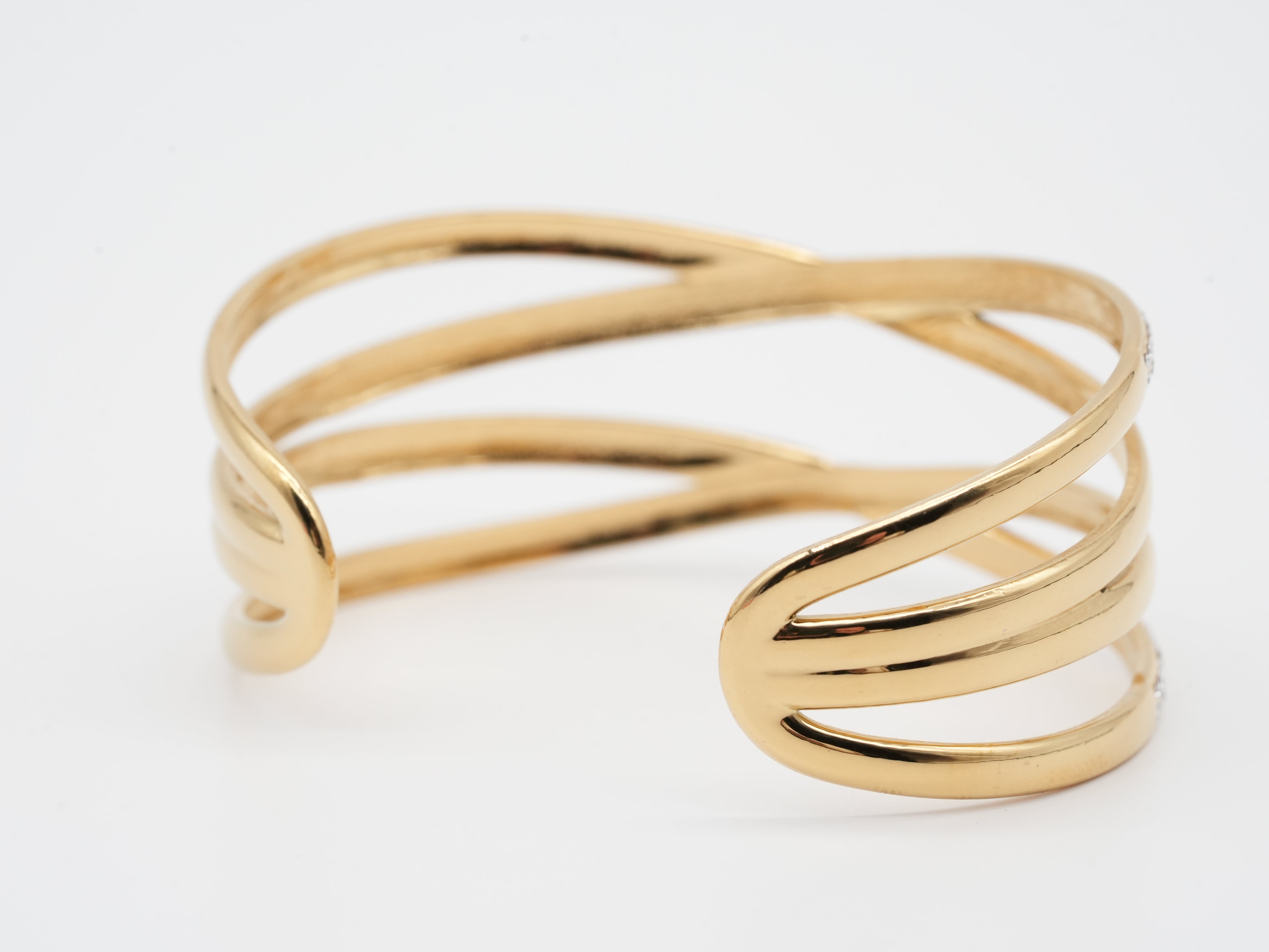 Edelstahlarmreif mit Strassdetails