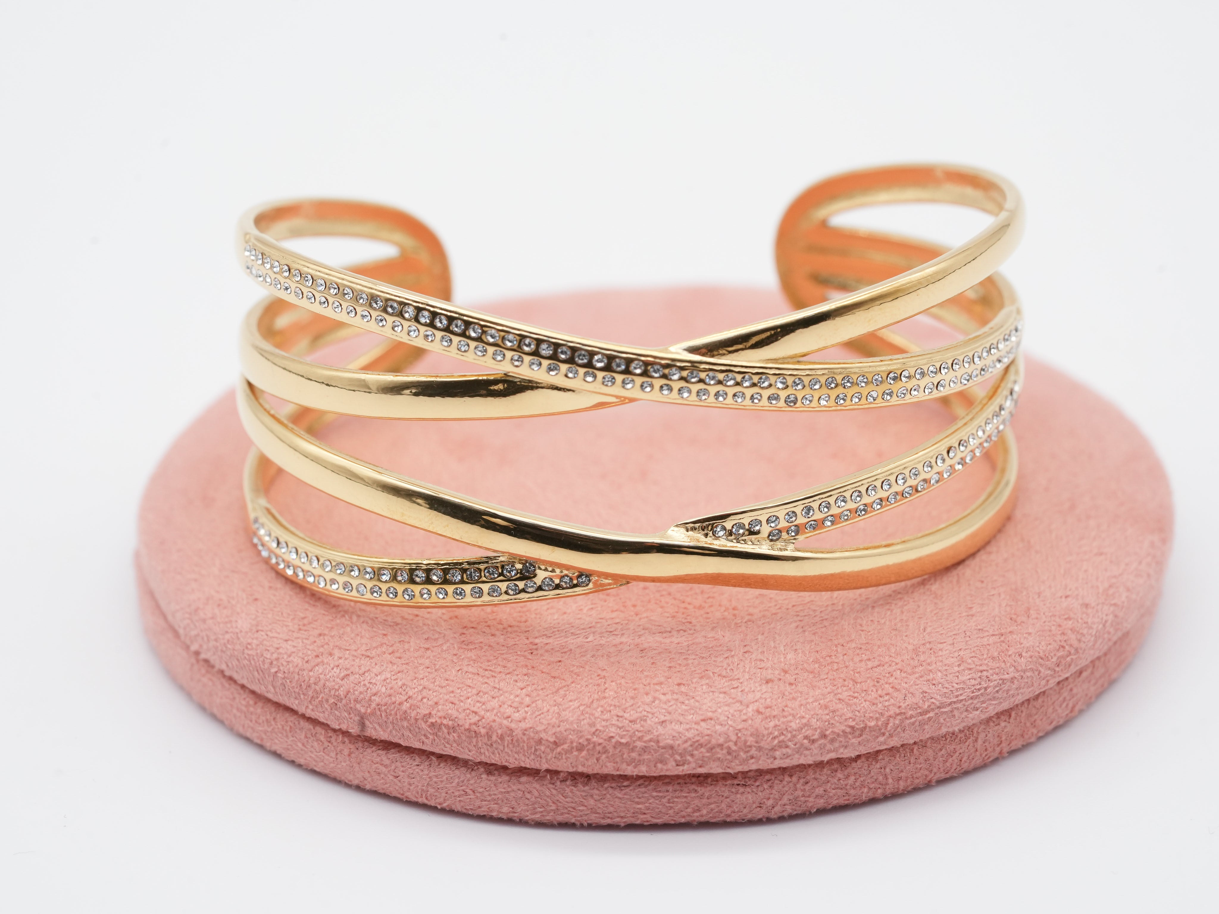 Edelstahlarmreif mit Strassdetails