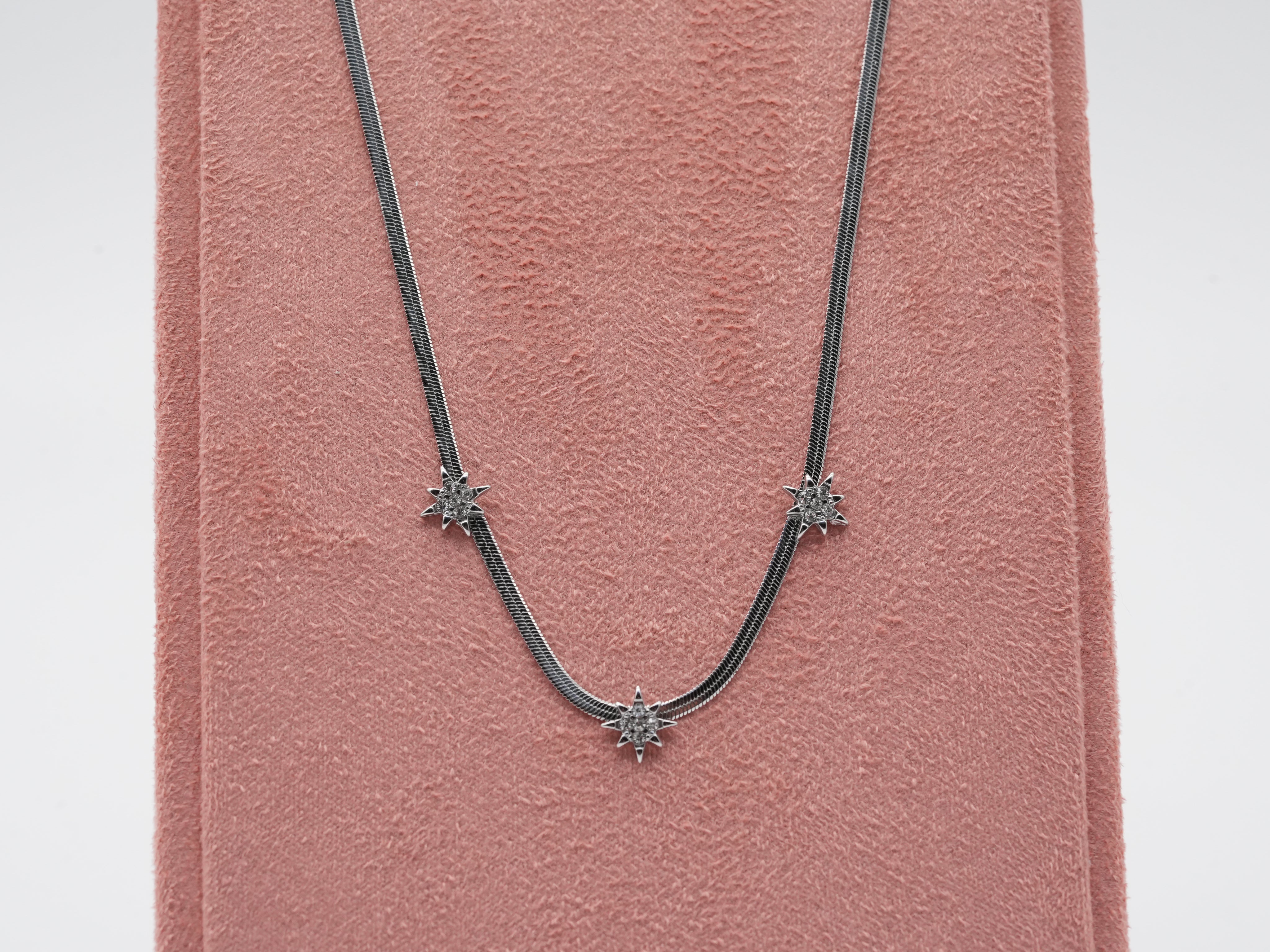 Edelstahlhalskette mit Sternmotiven