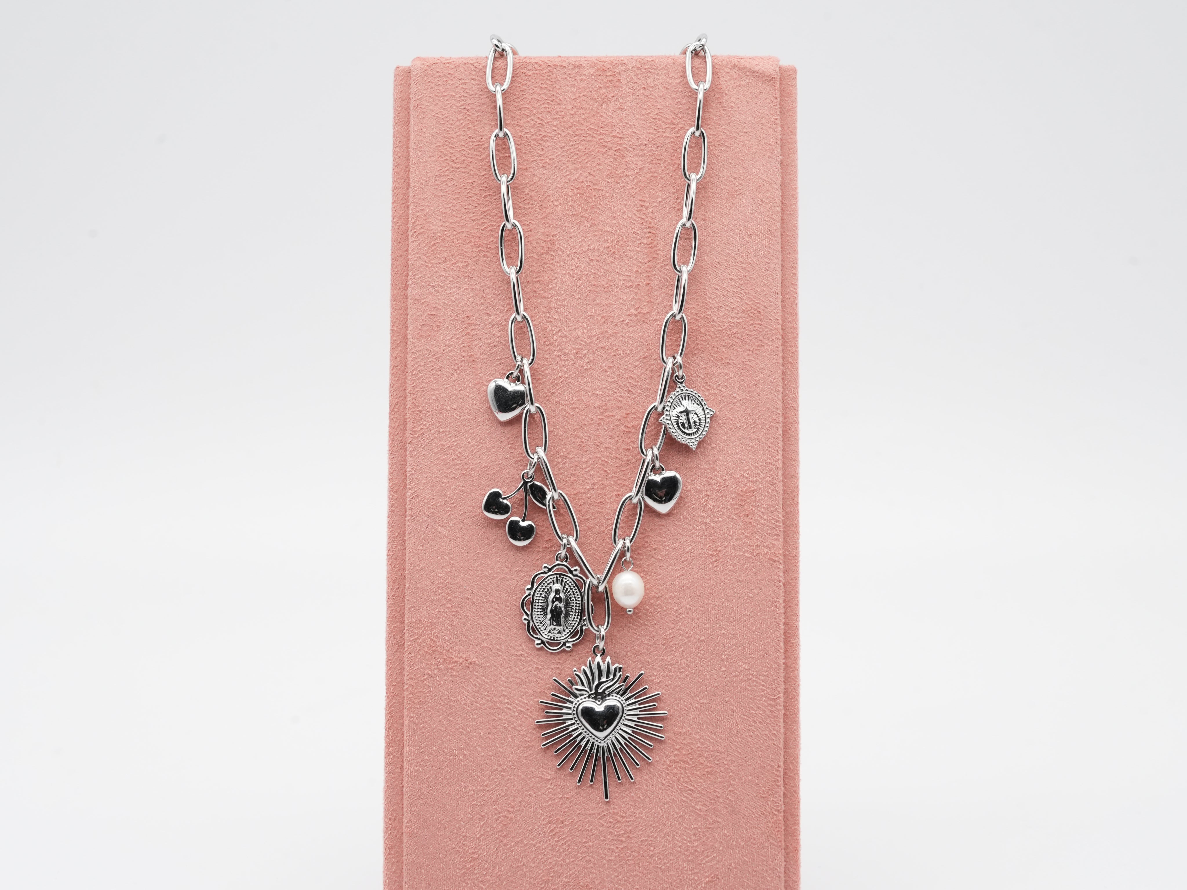 Edelstahlhalskette mit Herz-, Medaillon- & Perlenanhängern