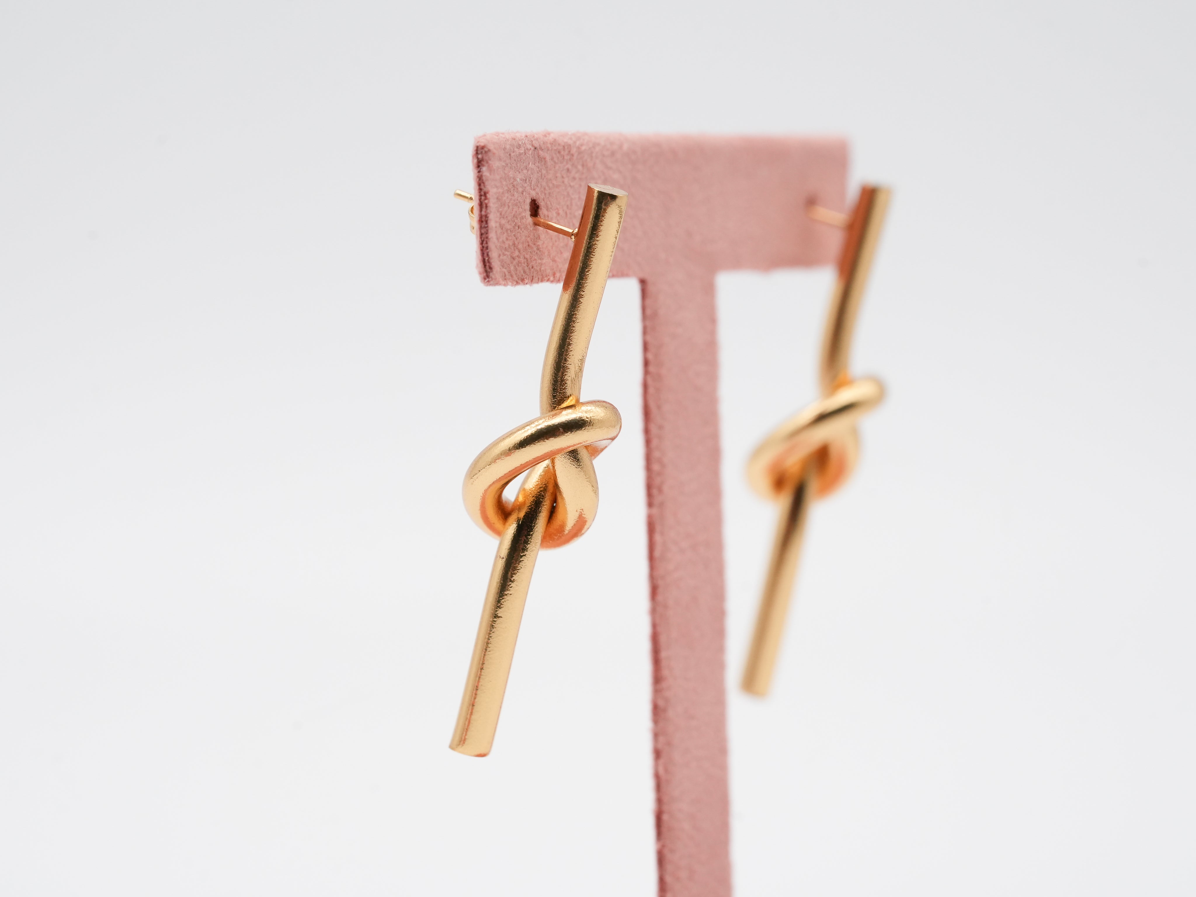 Edelstahlohrringe mit Knoten