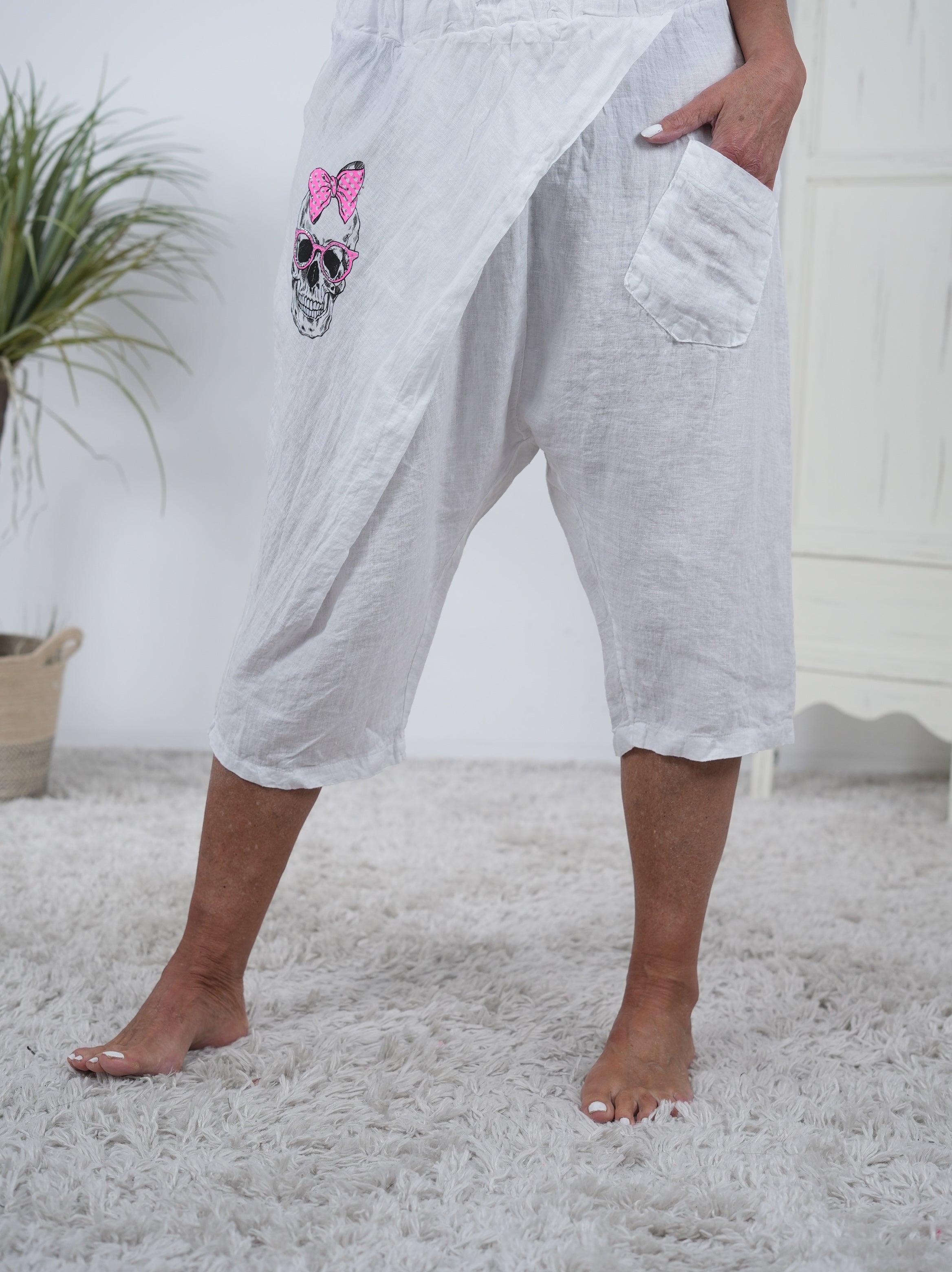 Leinen Baggy mit Totenkopf Print Weiß