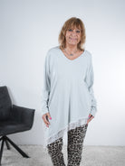 Basic langarm Shirt mit Spitze verziert One Size (ca Größe 40 "oversize"-44 46) Grau