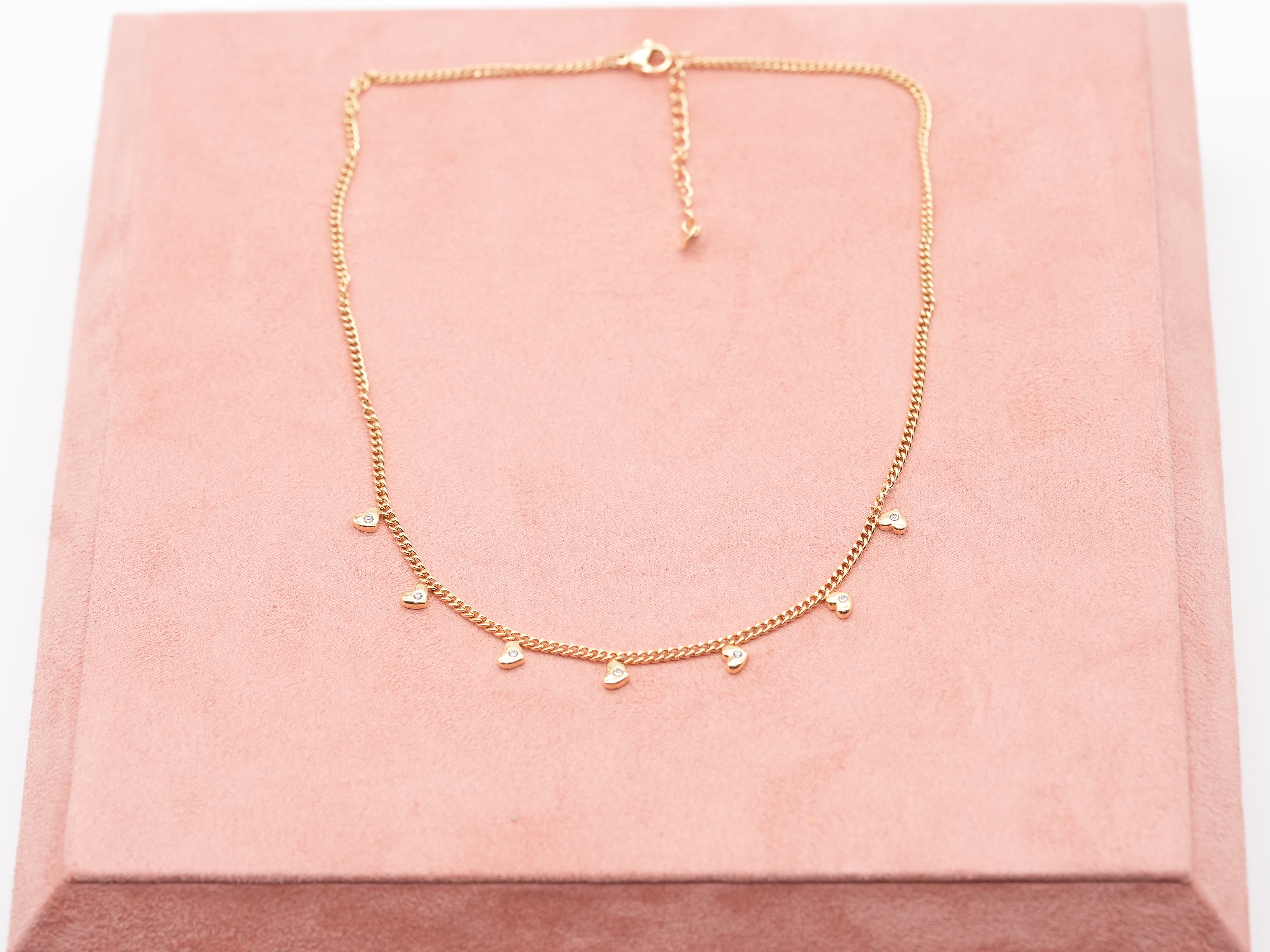 Edelstahlhalskette mit Herzanhängern