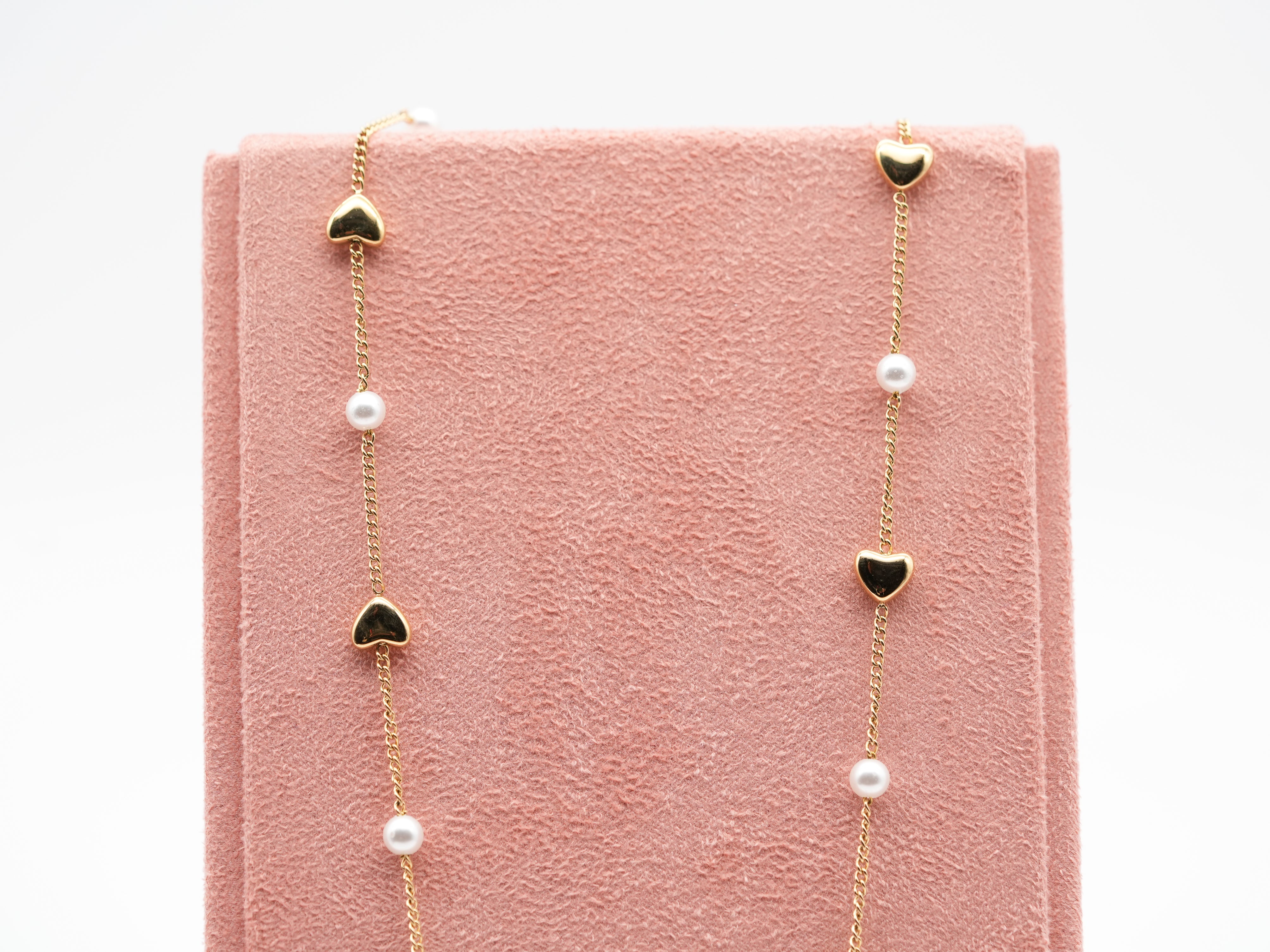 Edelstahlhalskette mit Herz- & Perlendetails