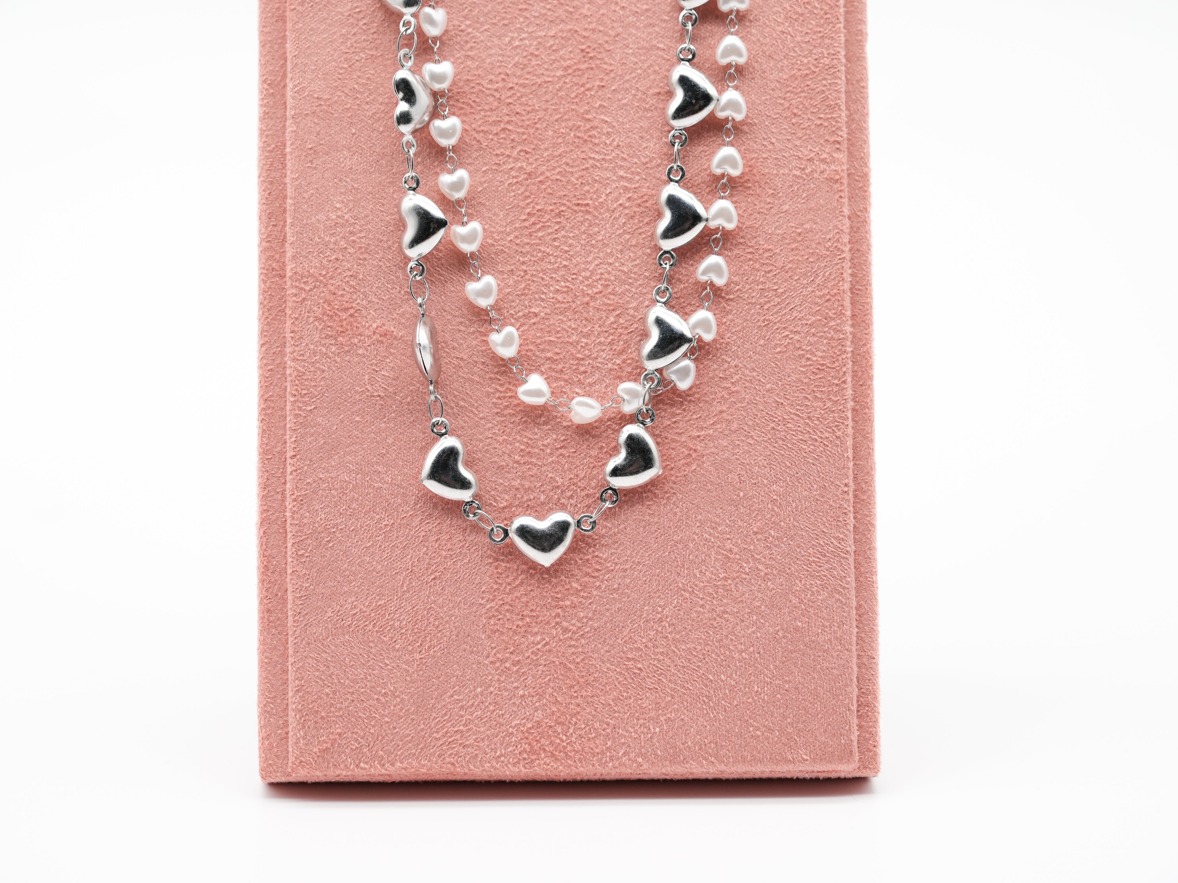 Edelstahlhalskette mit Herz- & Perlendetails