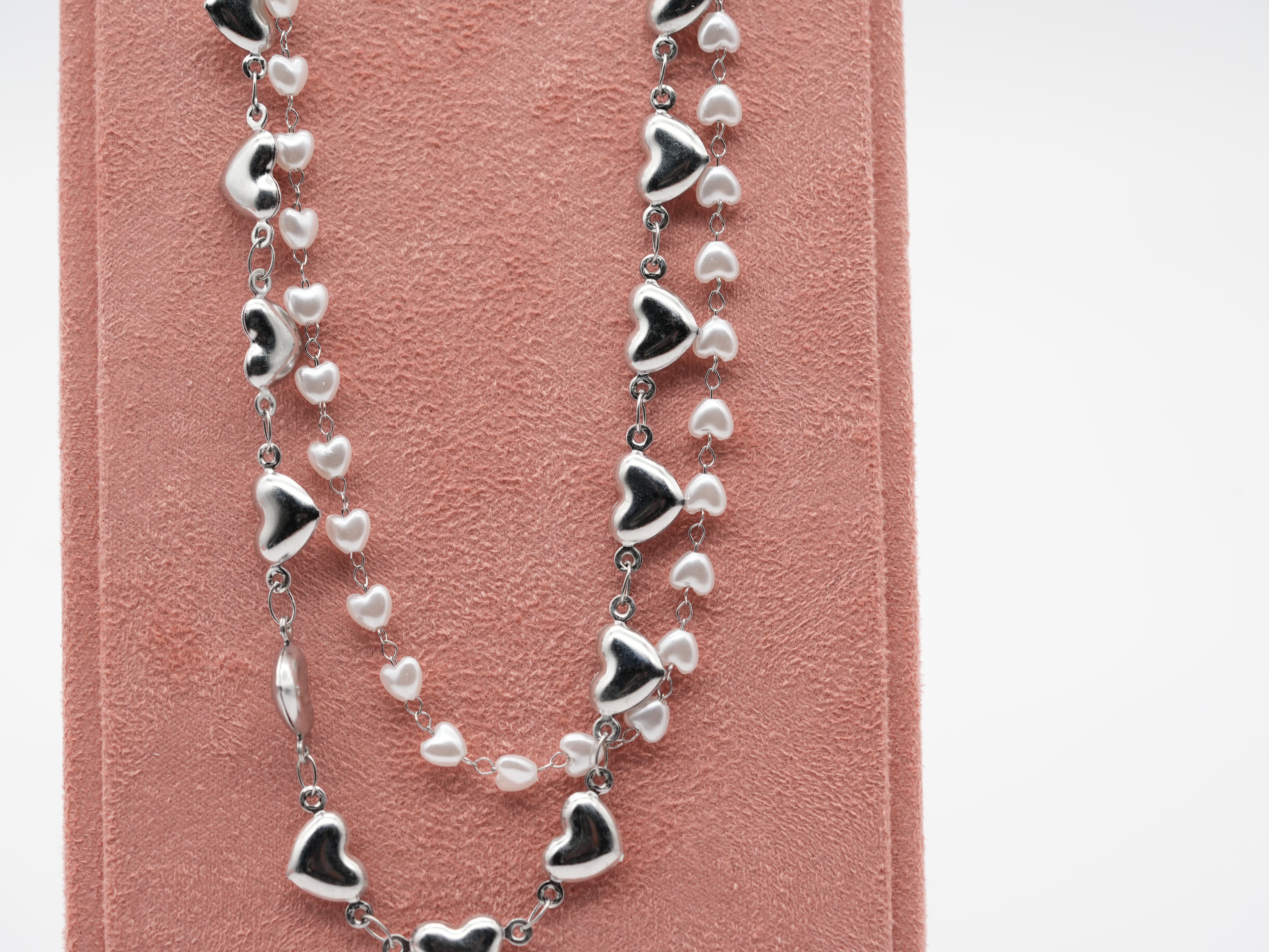 Edelstahlhalskette mit Herz- & Perlendetails