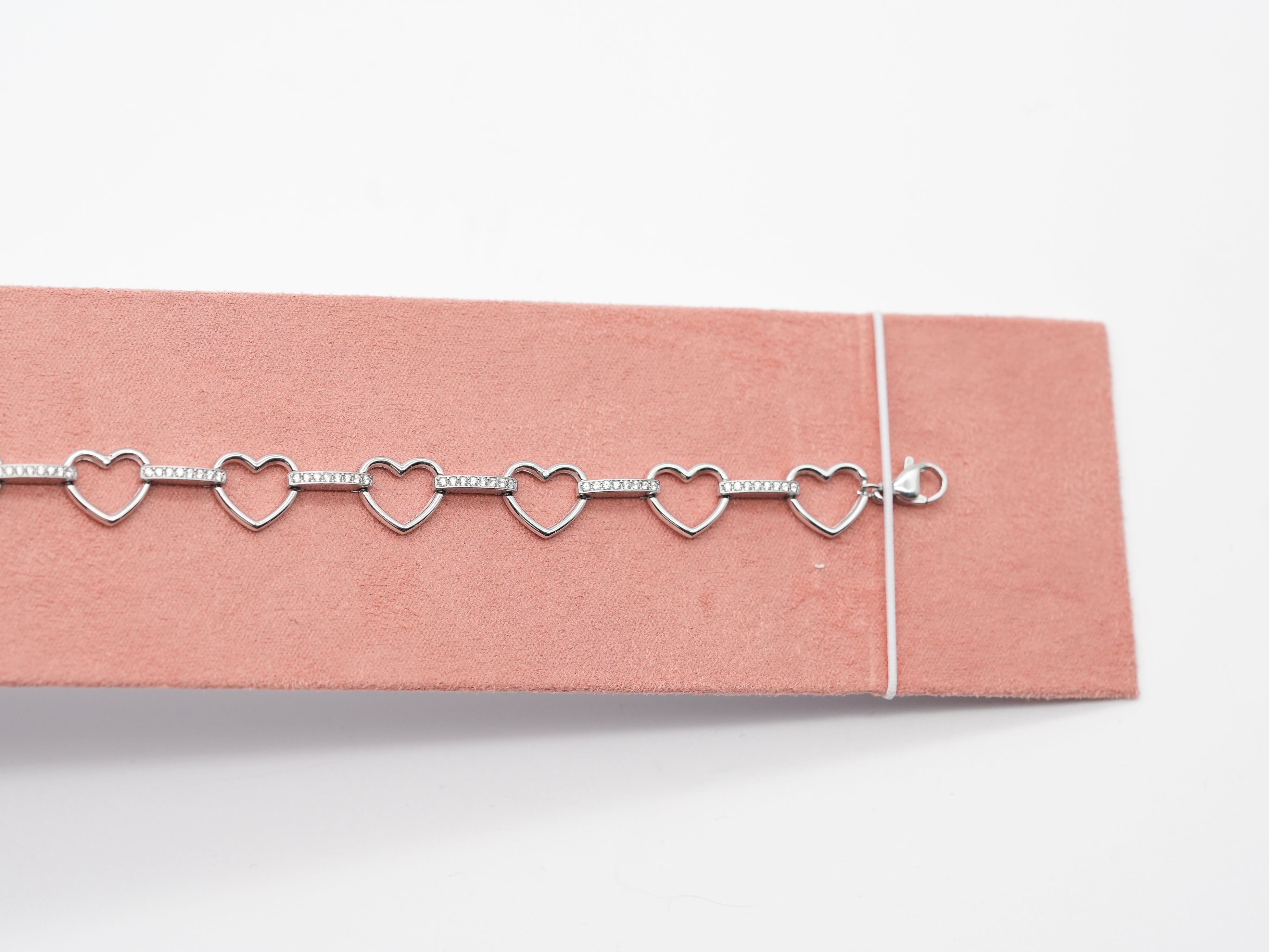 Edelstahlarmband mit Herzmotiven