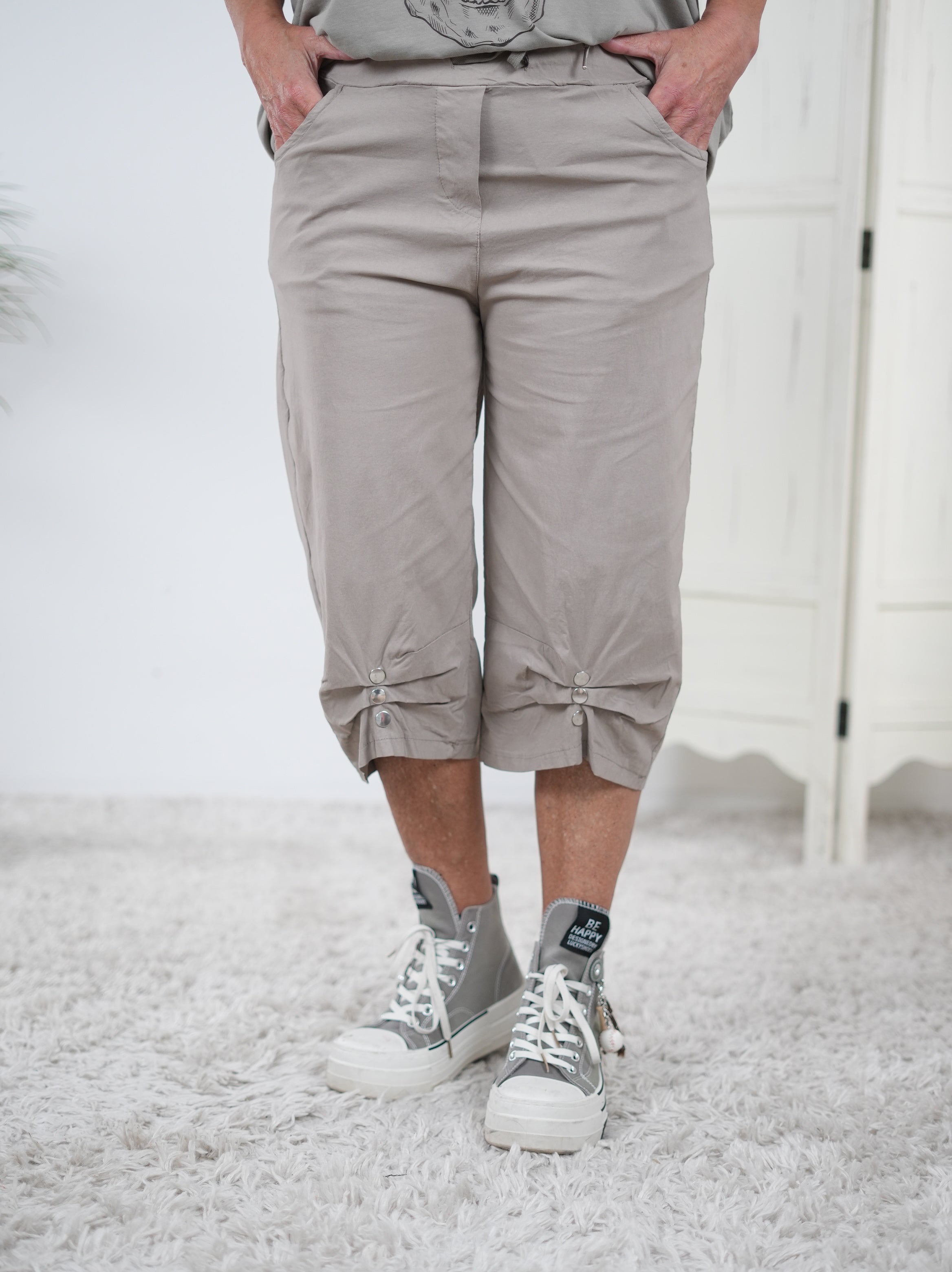 Capri Joggy mit verspieltem Abschluss Taupe