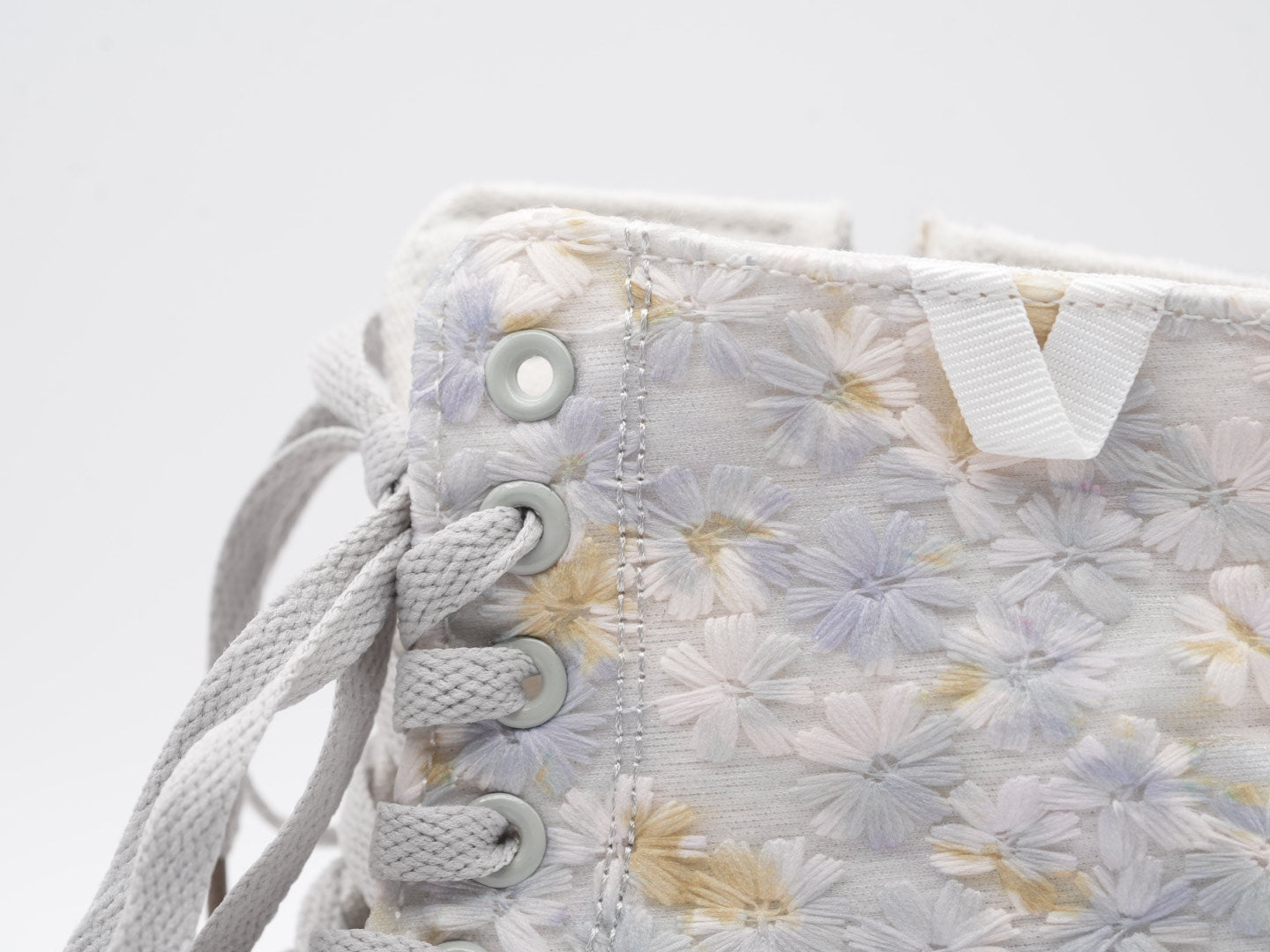 Süße Boots mit Blümchen Stickerei