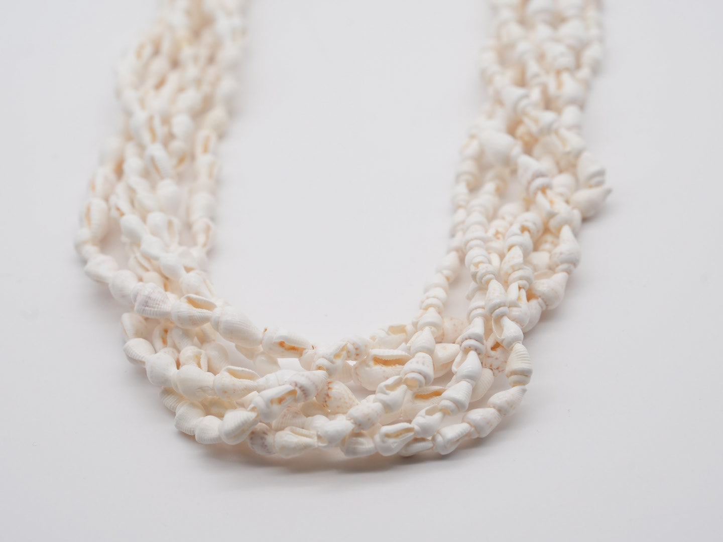 boho Kette aus kleinen Muscheln