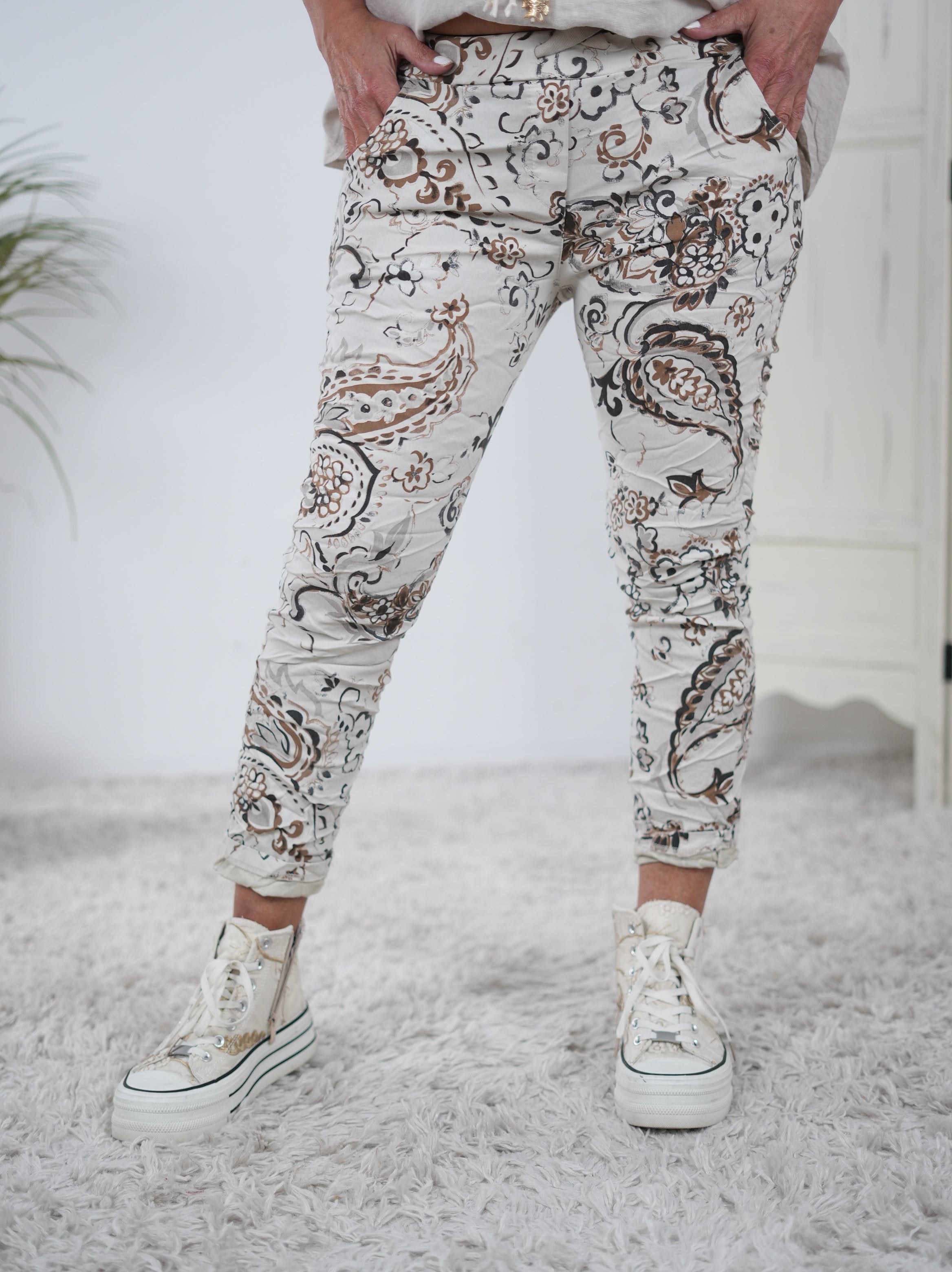 Bequeme Jogpant mit Blumenzeichnung