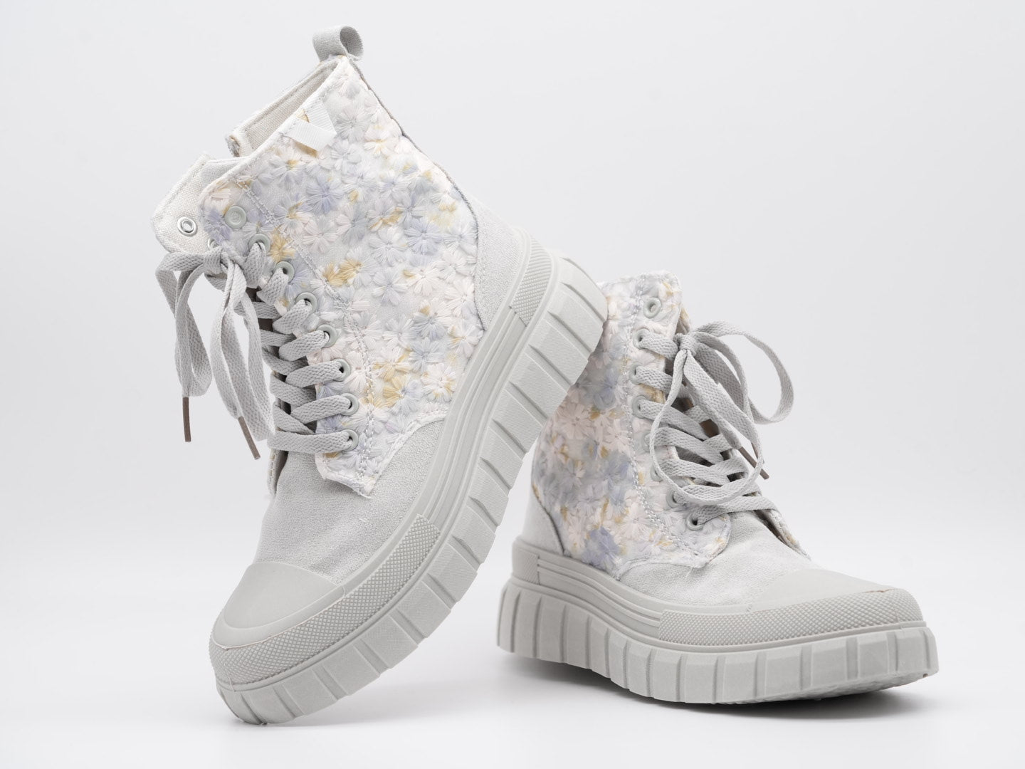 Süße Boots mit Blümchen Stickerei