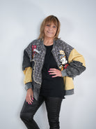 Ausgefallene Jacke im College Stil mit Comic Motiv