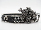 Schwarzer Gürtel mit Skulls & Nieten