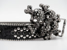 Schwarzer Gürtel mit Skulls & Nieten