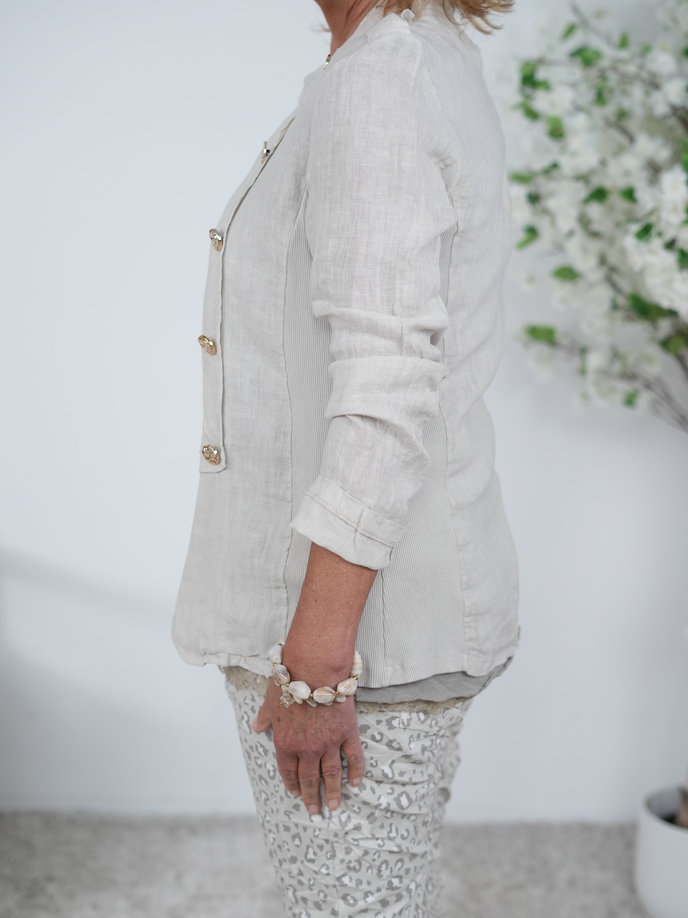 sportlicher Leinen Blazer mit goldenen Knöpfen