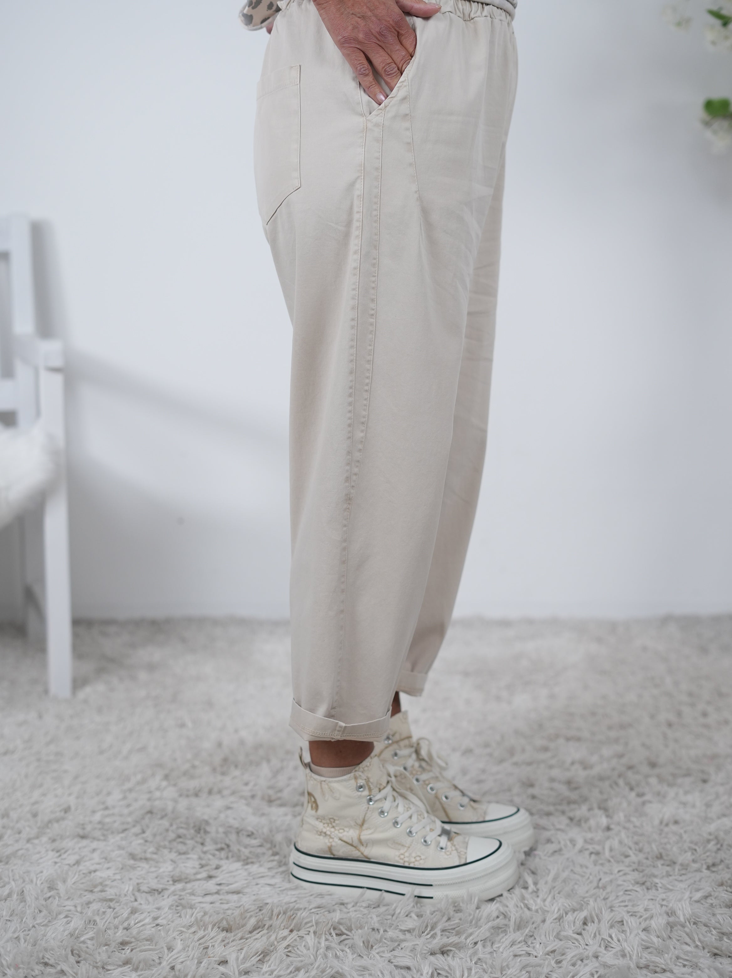 Weite Bottle Pants mit Gummizug