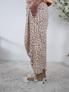 ausgefallene Baggy im Leo Look