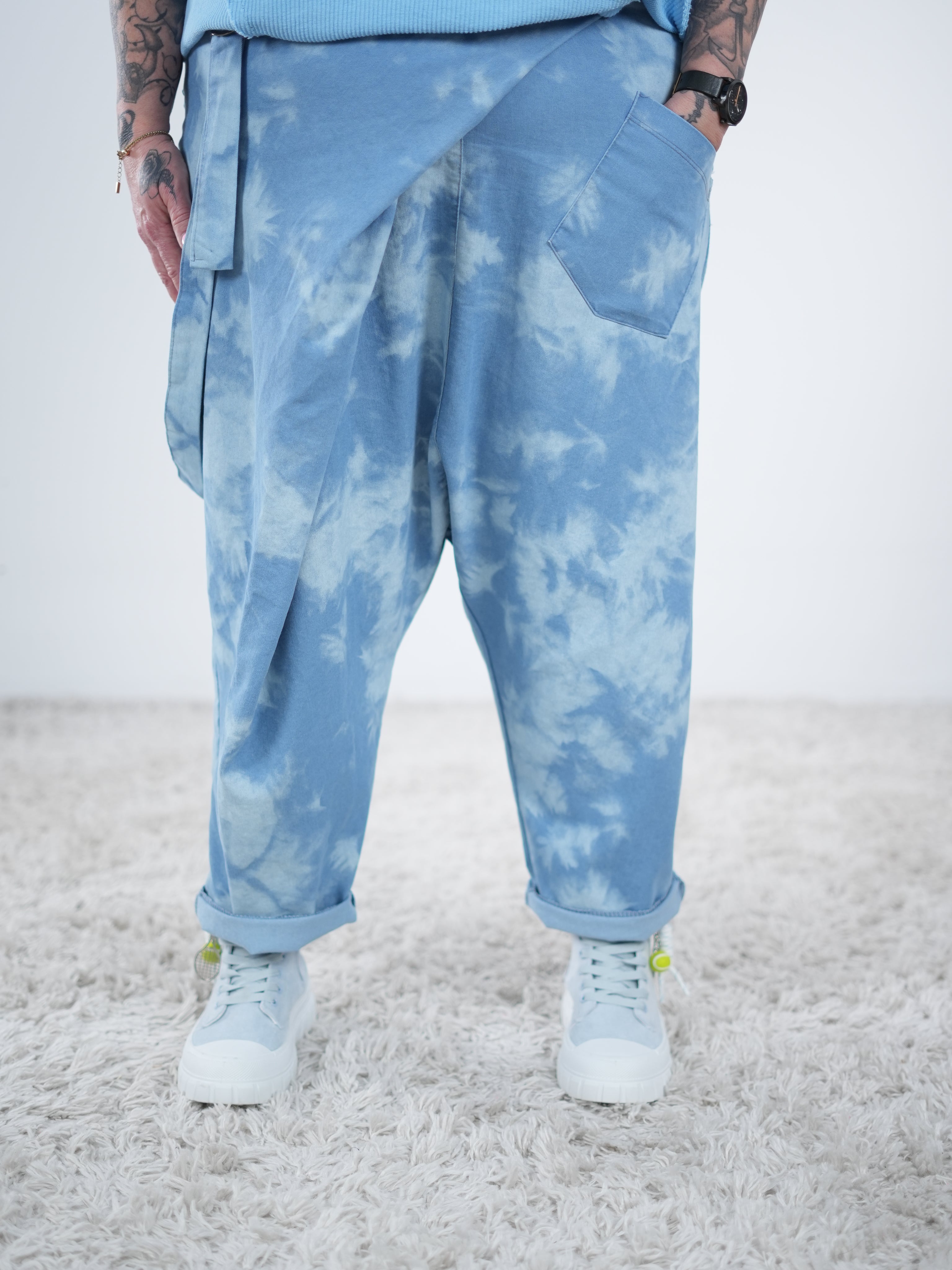 ausgefallene Haremshose im Batik Look