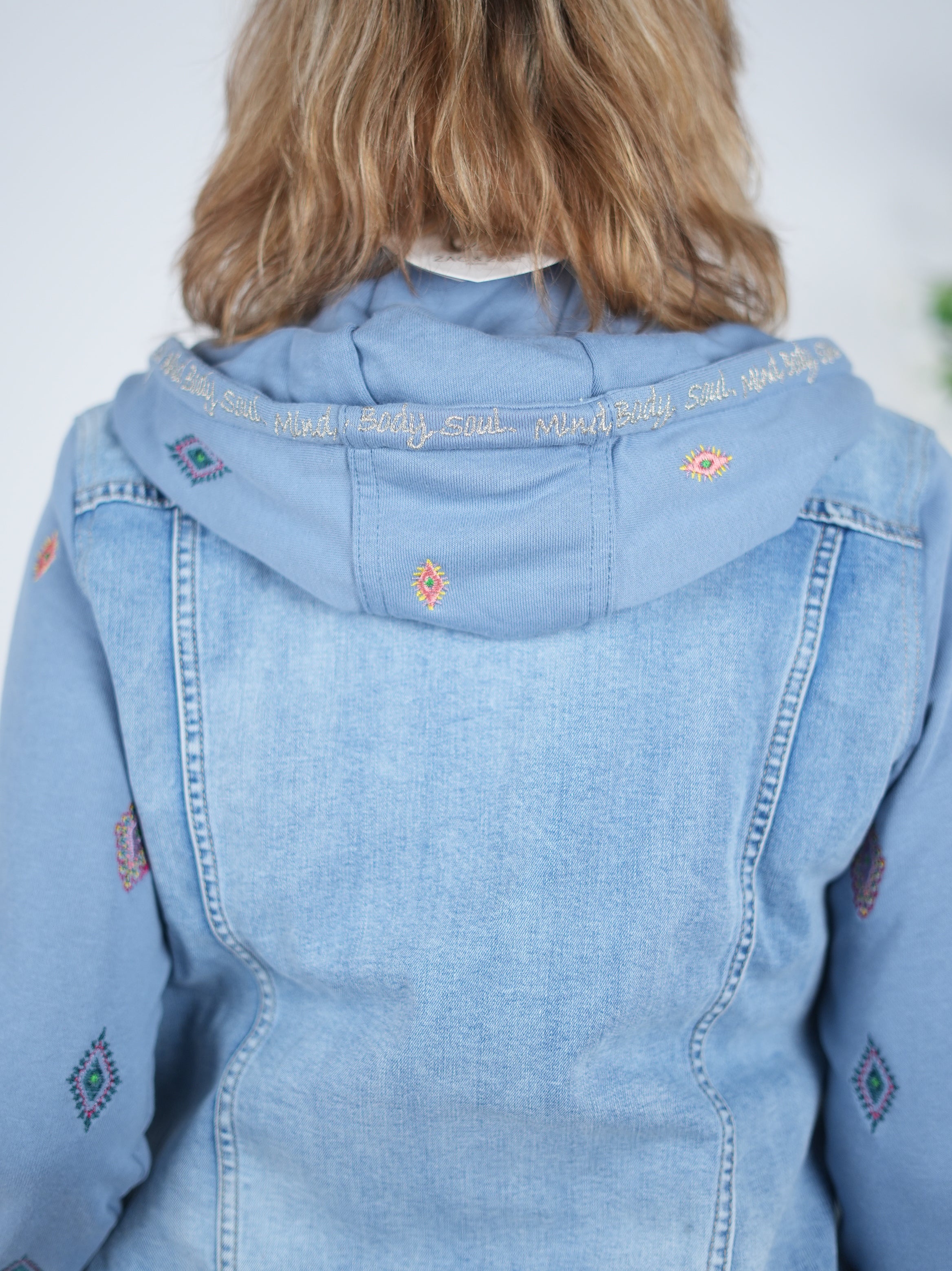 ausgefallene Jeans Jacke mit Sweaty Ärmeln