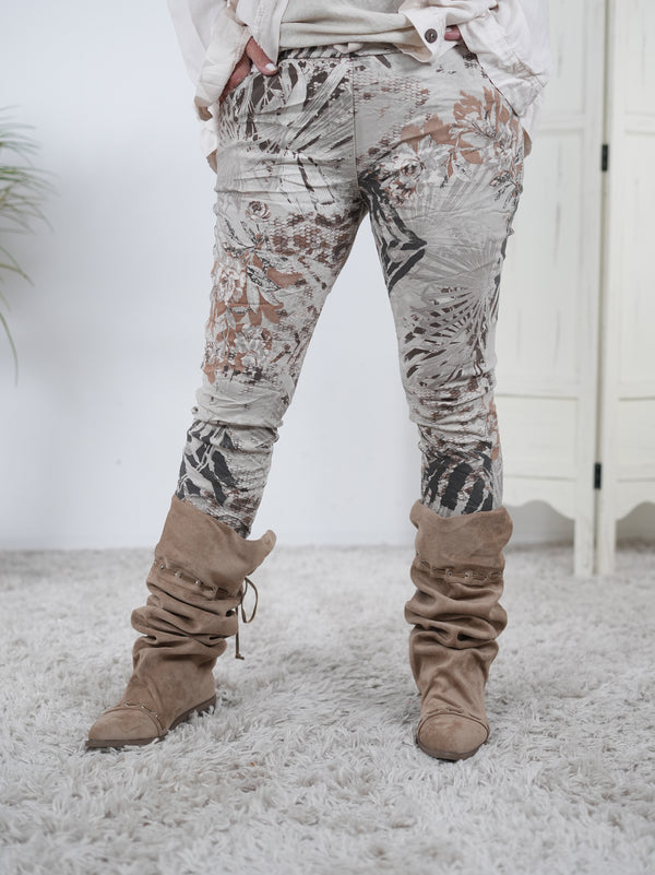 Ausgefallene Jogpant im Mustermix Beige
